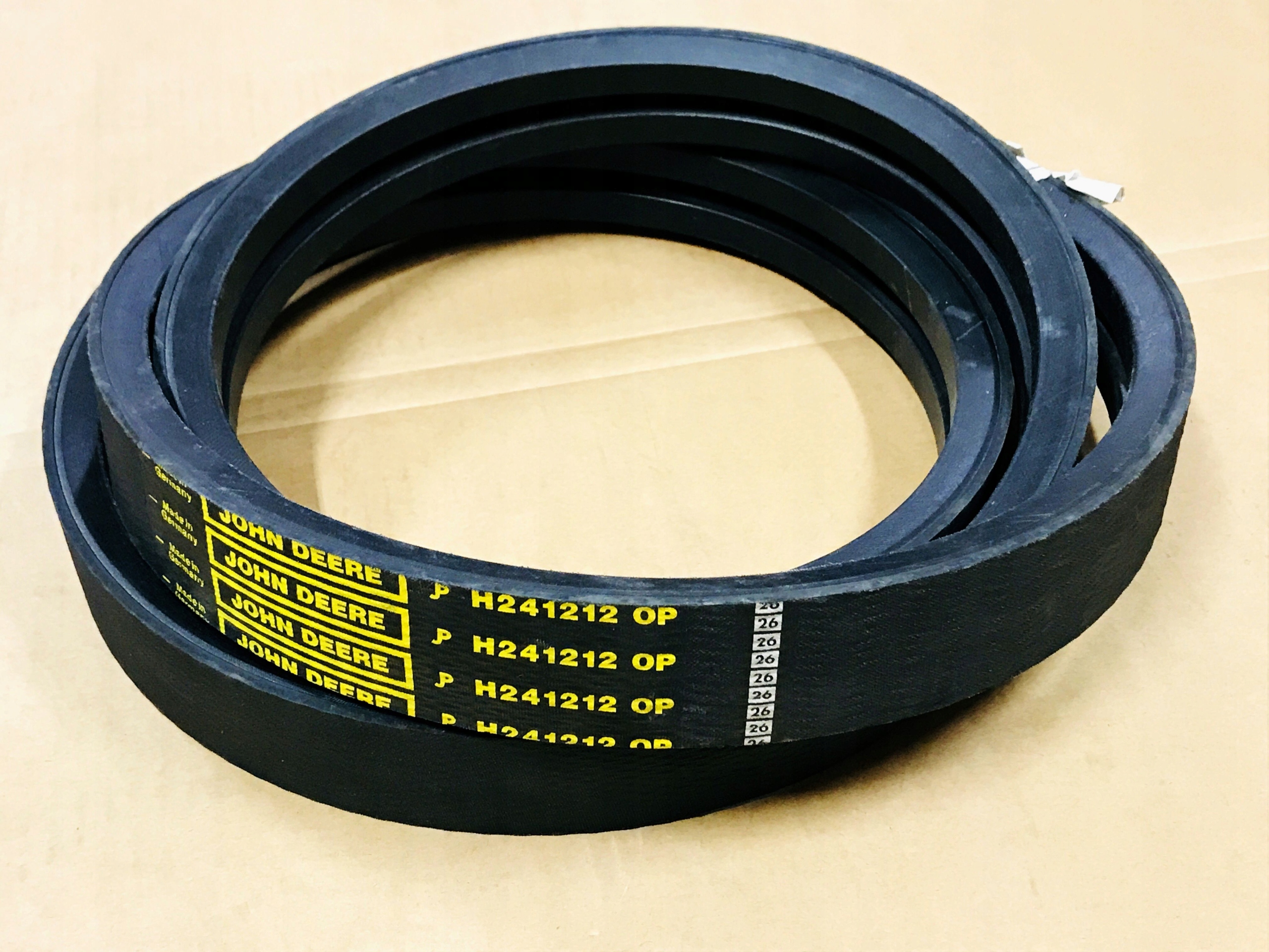 PAS KLINOWY NAPEDU ROZRZUTNIKA JOHN DEERE H241212