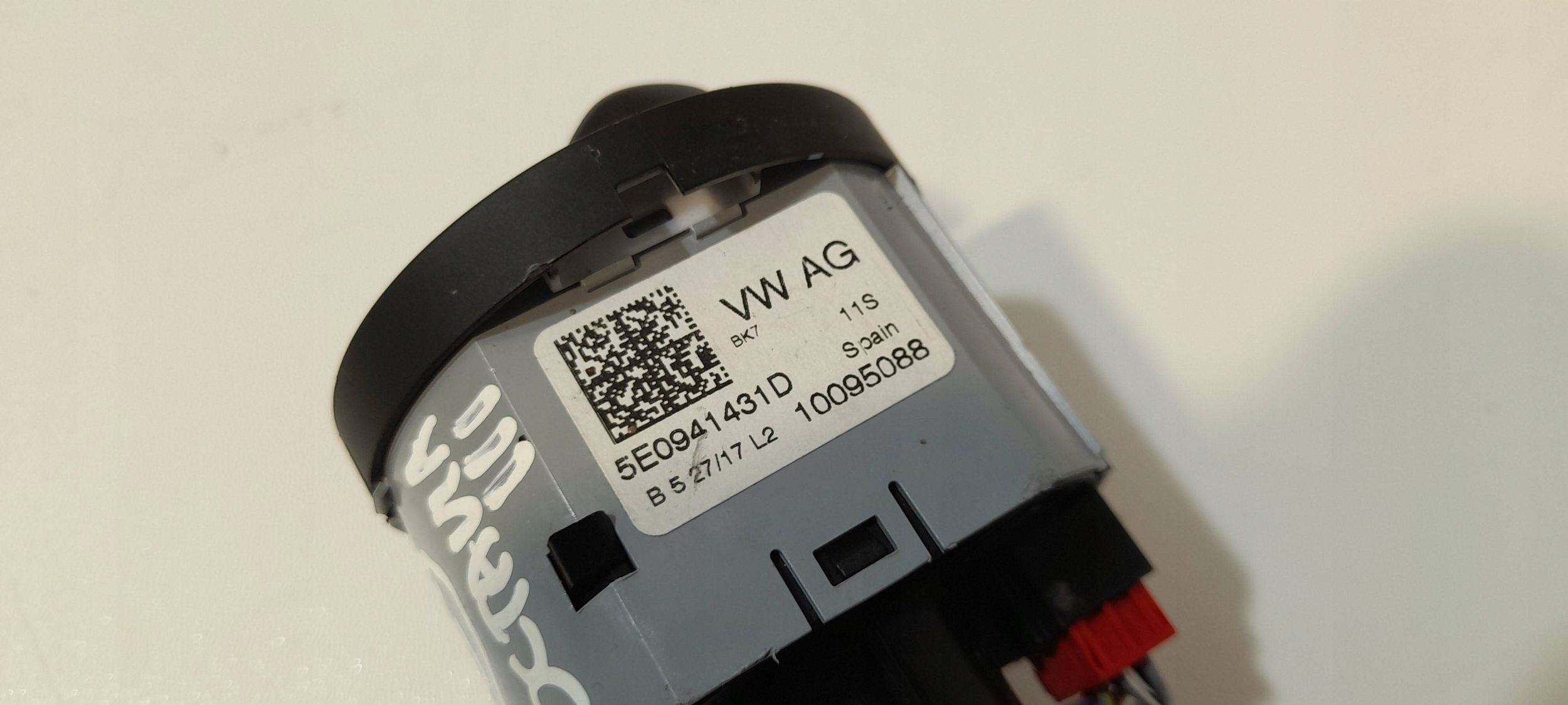 Skoda Octavia III light switch 5E0941431D (395)