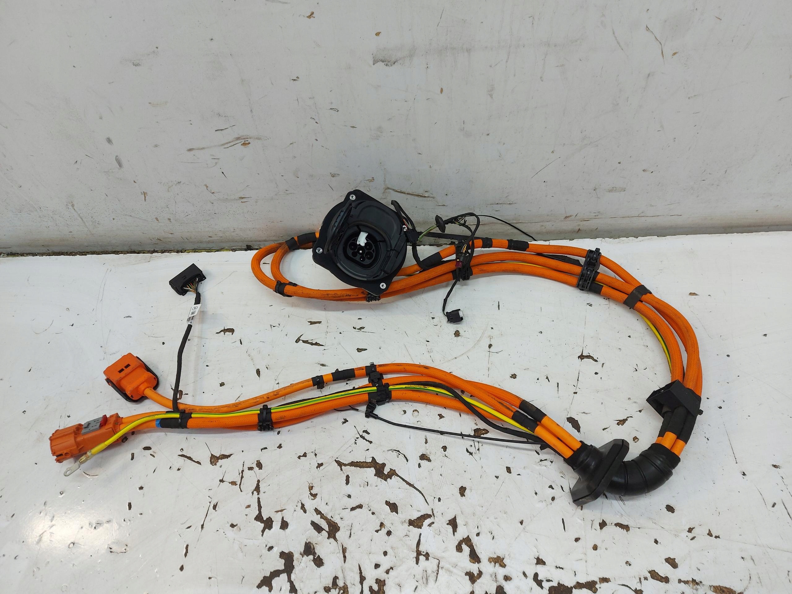 Mercedes EQA 250+ W243 bundle wiring KABEL LADOWANIA adapter A2435407013