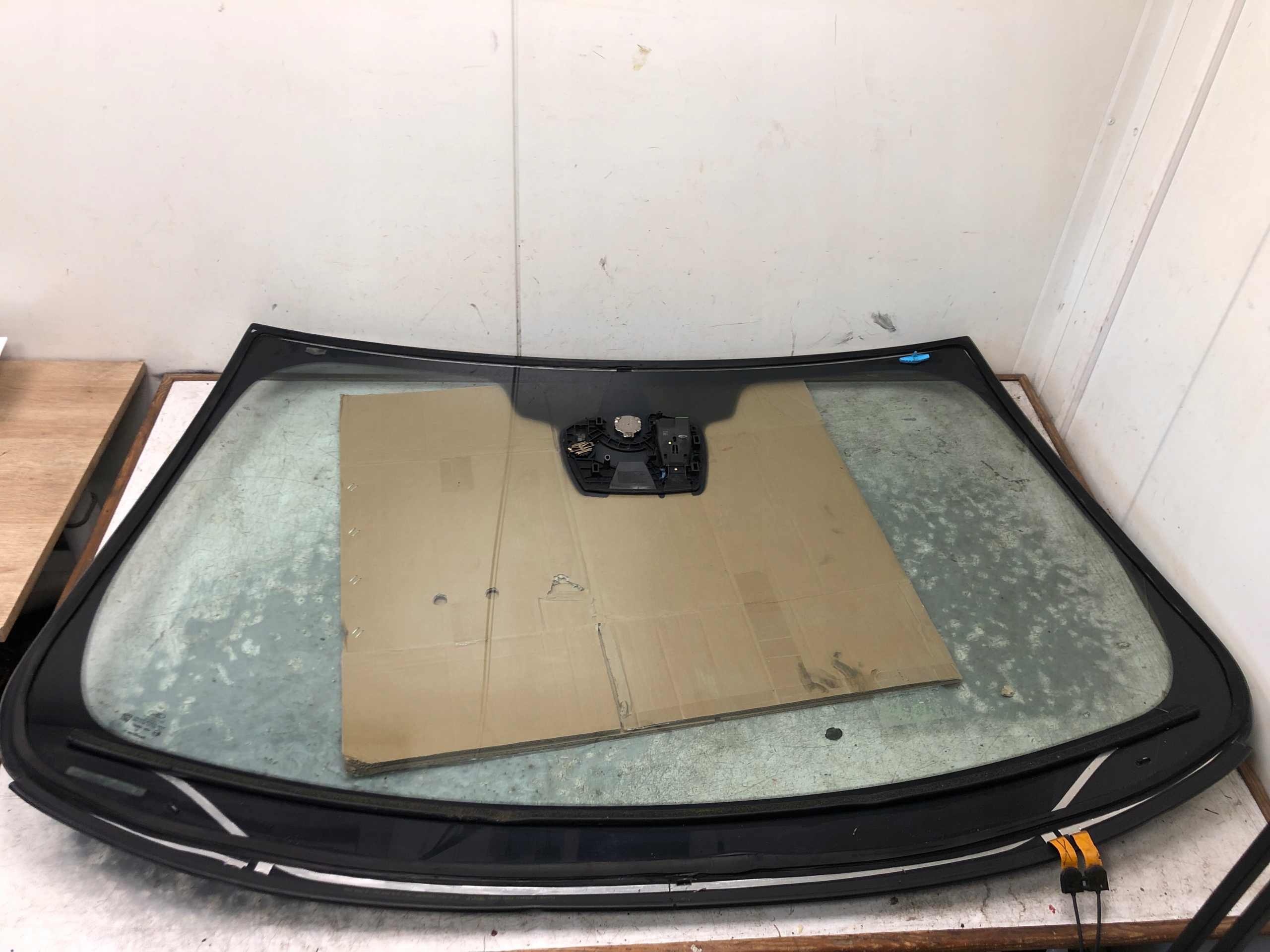 window front iron FORD MONDEO MK5 DS73-F03100-D