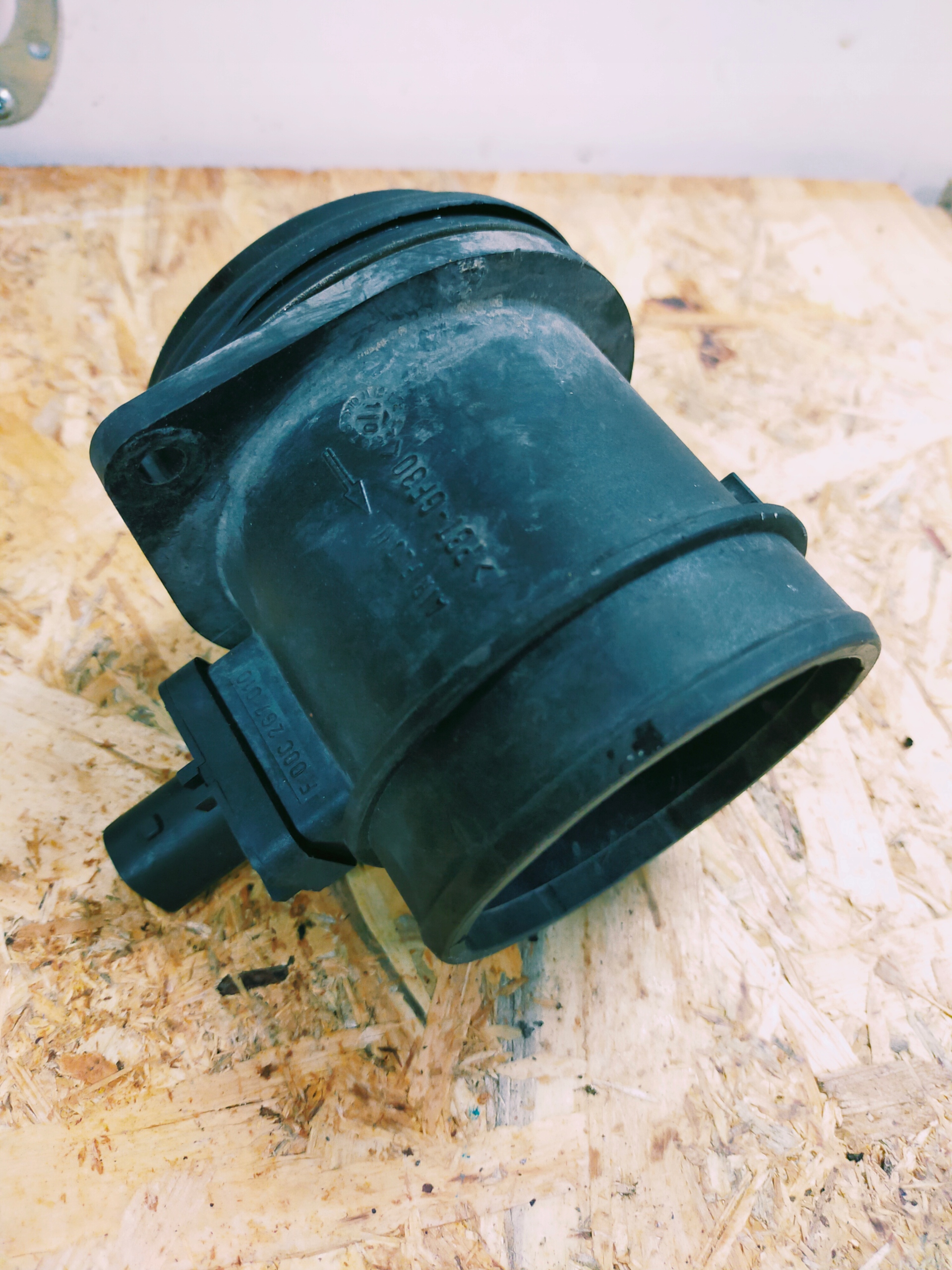 Volvo V70 III 2.5 T Turbo flow meter 31216661
