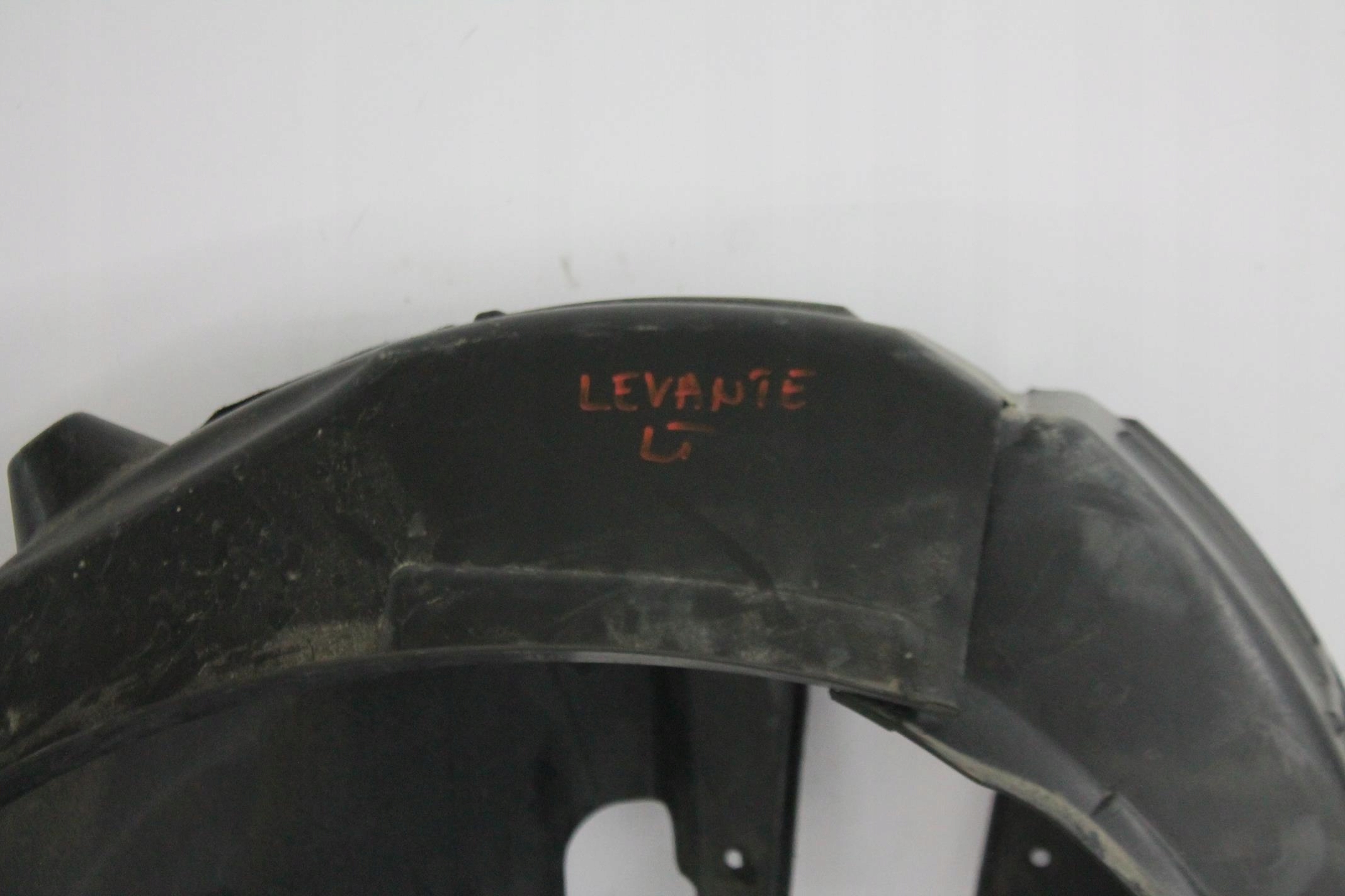 mudguard left rear part rear. MASERATI LEVANTE 15