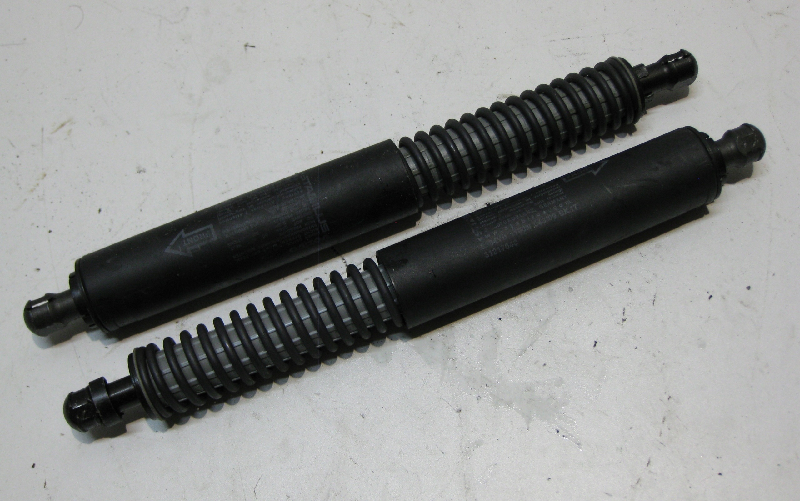 VOLVO V70 2.0 D 09R shock absorbers electrical bonnet rear part boot 31217640