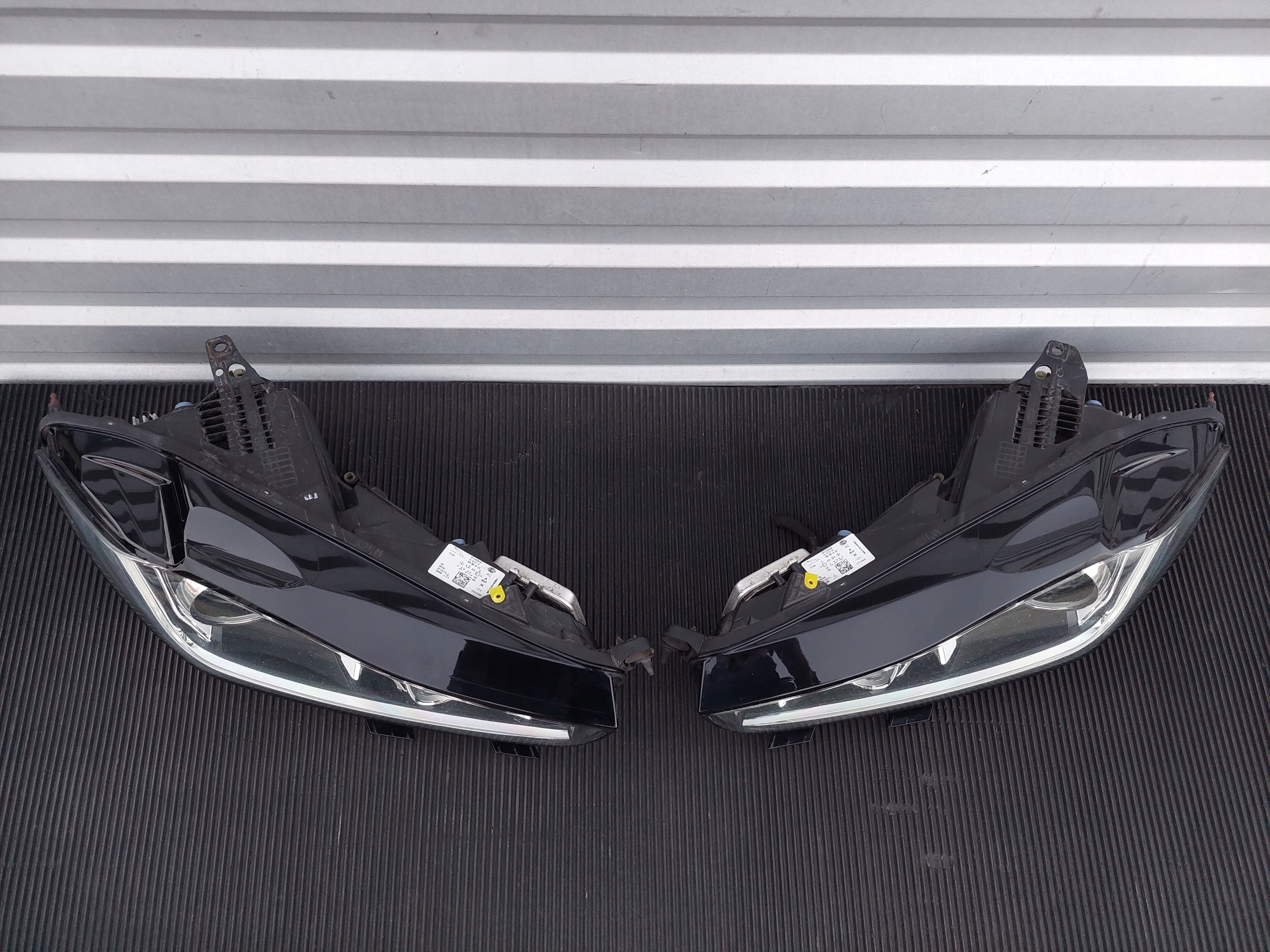 light front front left right XENON LED JAGUAR XE X760