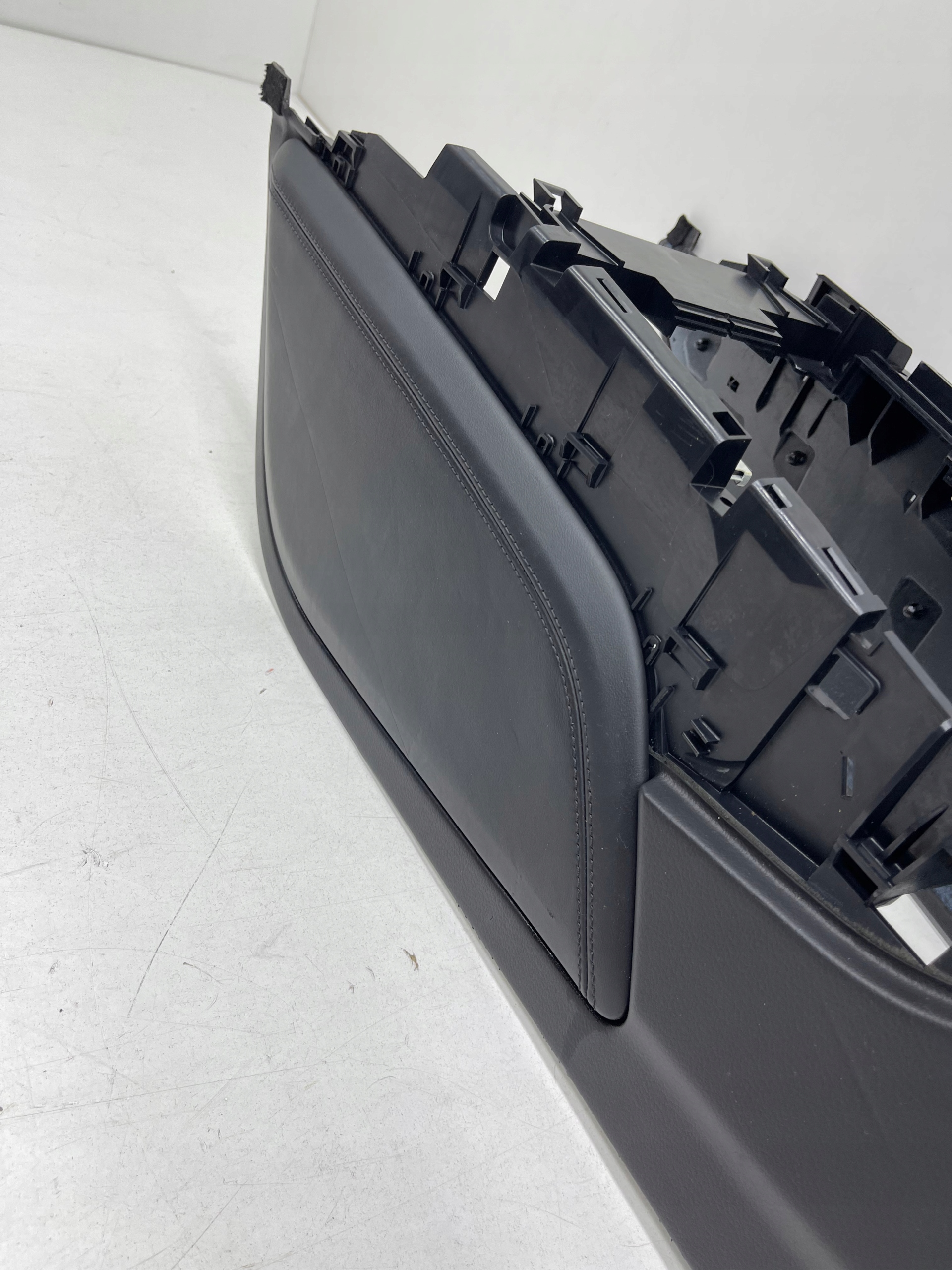 AUDI A6 C7 tunel mitte Leder!