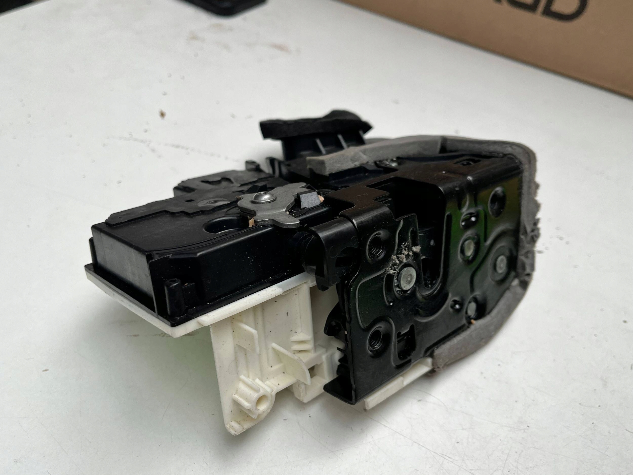 AUDI A7 4K8 lock door right rear part 4K0839016P !J
