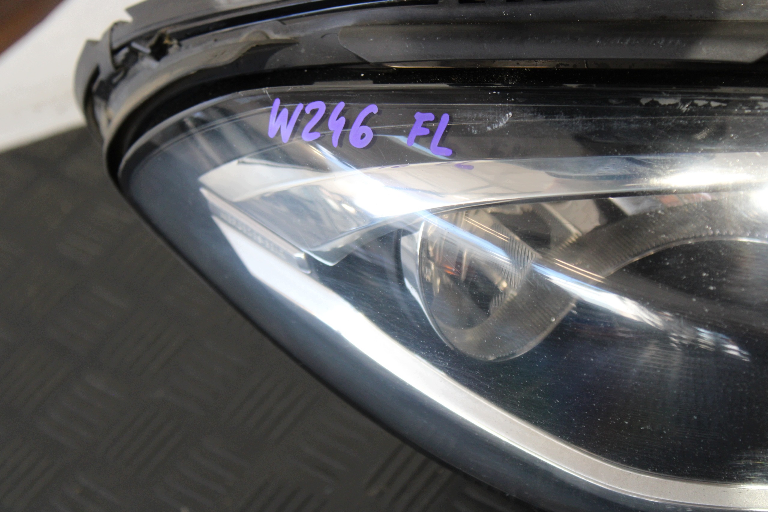 light right front right front A2468205461 MERCEDES B-class W246 LIFT