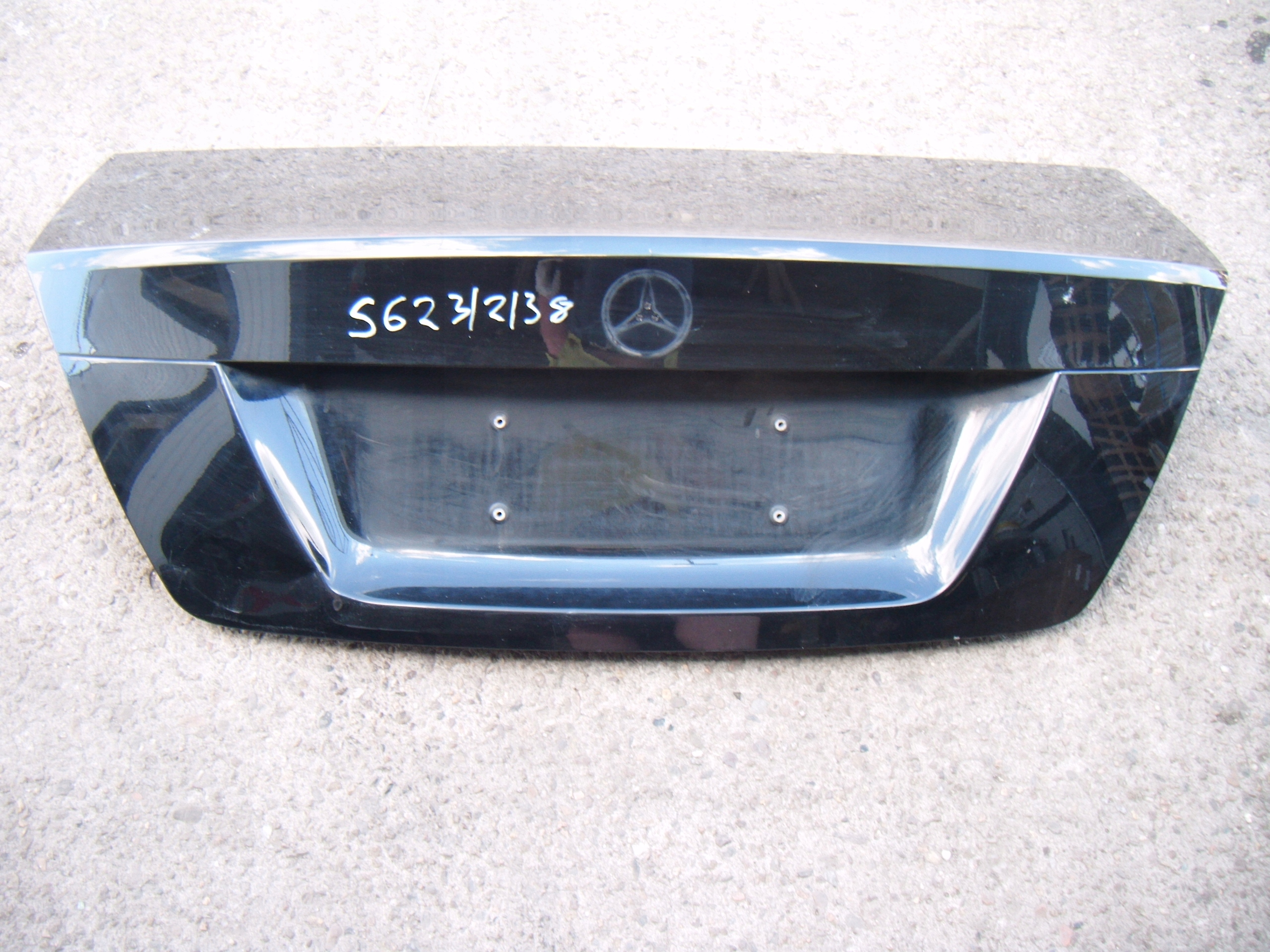 MERCEDES W204 SEDAN KLAPA TYLNA