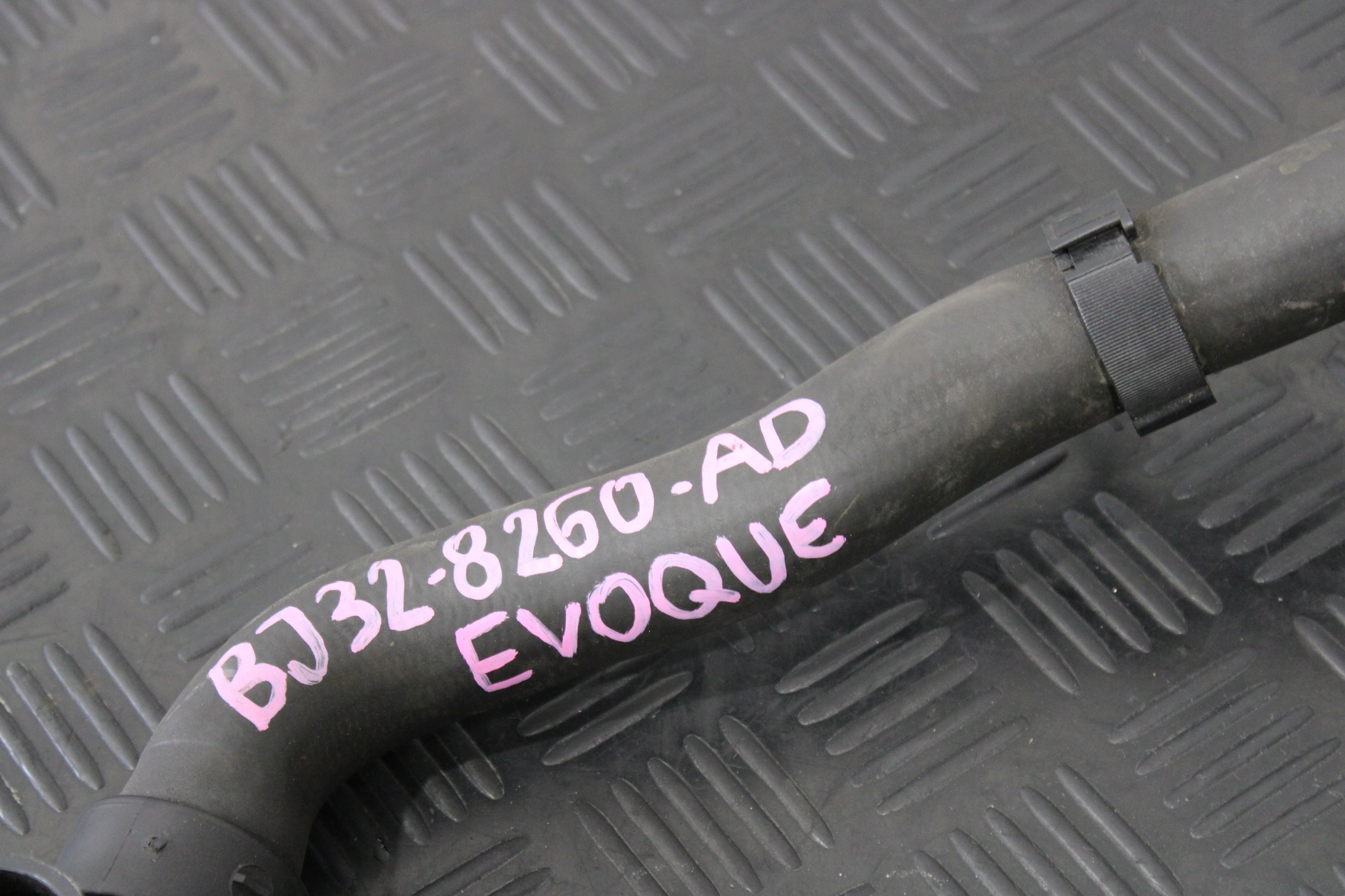 crijevo prijenos vode EVOQUE L538 BJ32-8260-AD