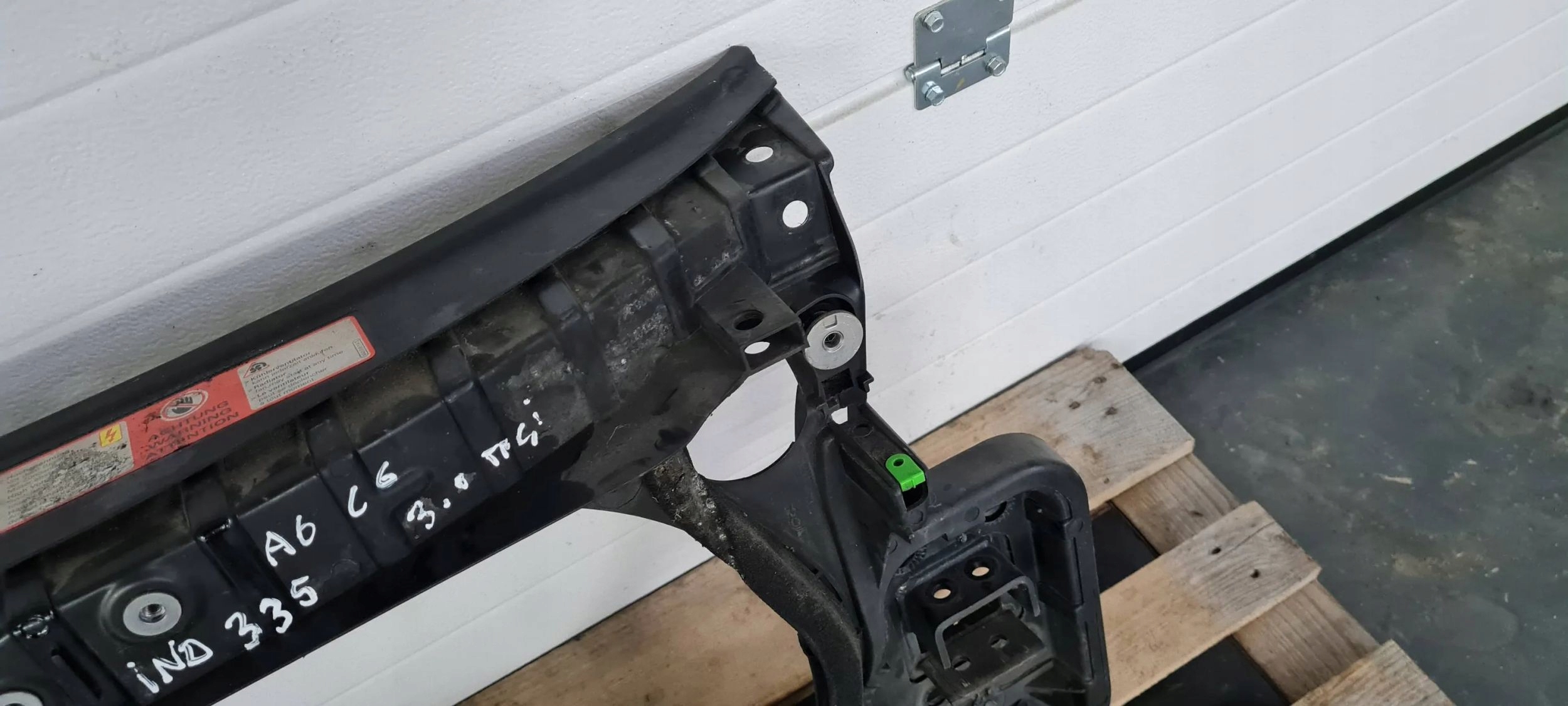 A6 C6 LIFT support panel for radiators pillar iron 4F0805594G