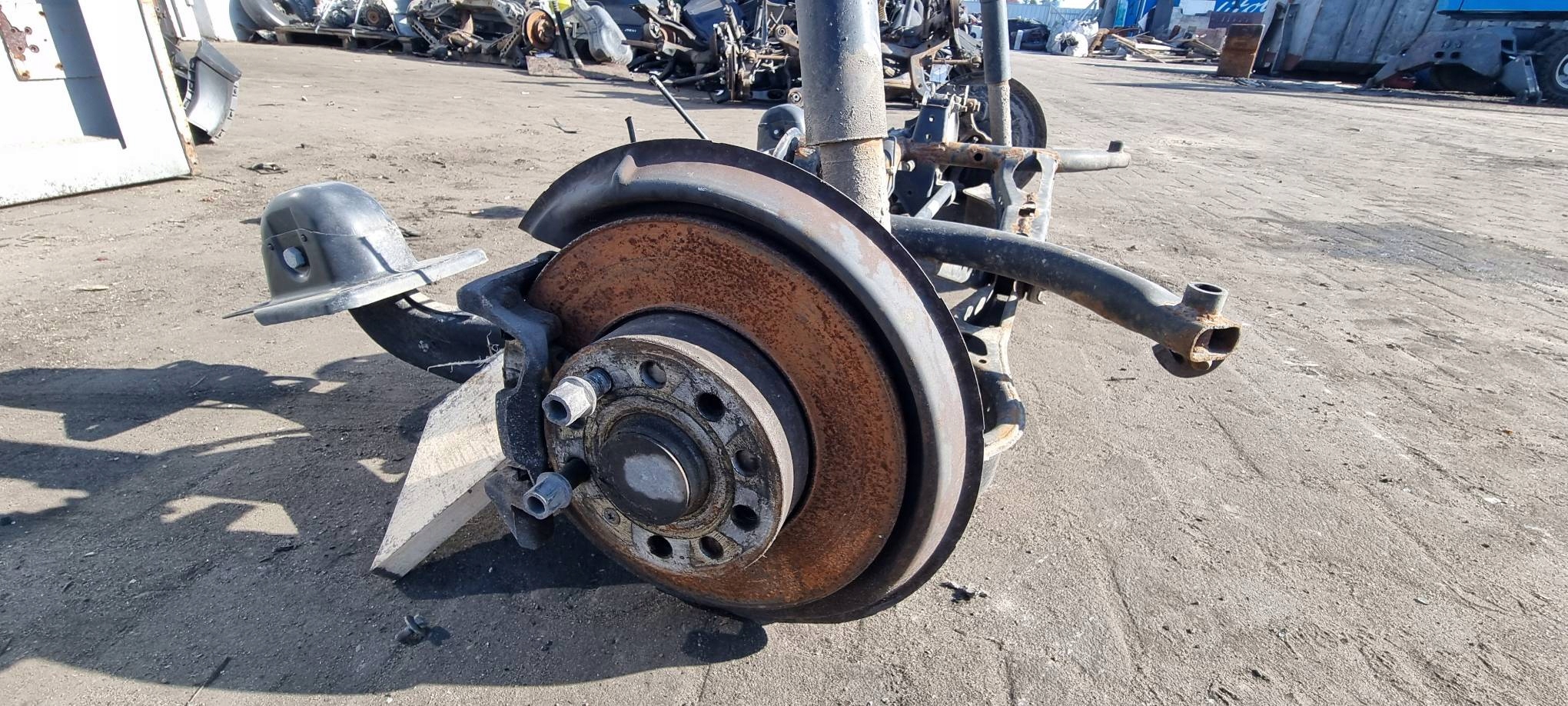 RINFORZO PARAURTI / assale posteriore VOLKSWAGEN TOURAN e