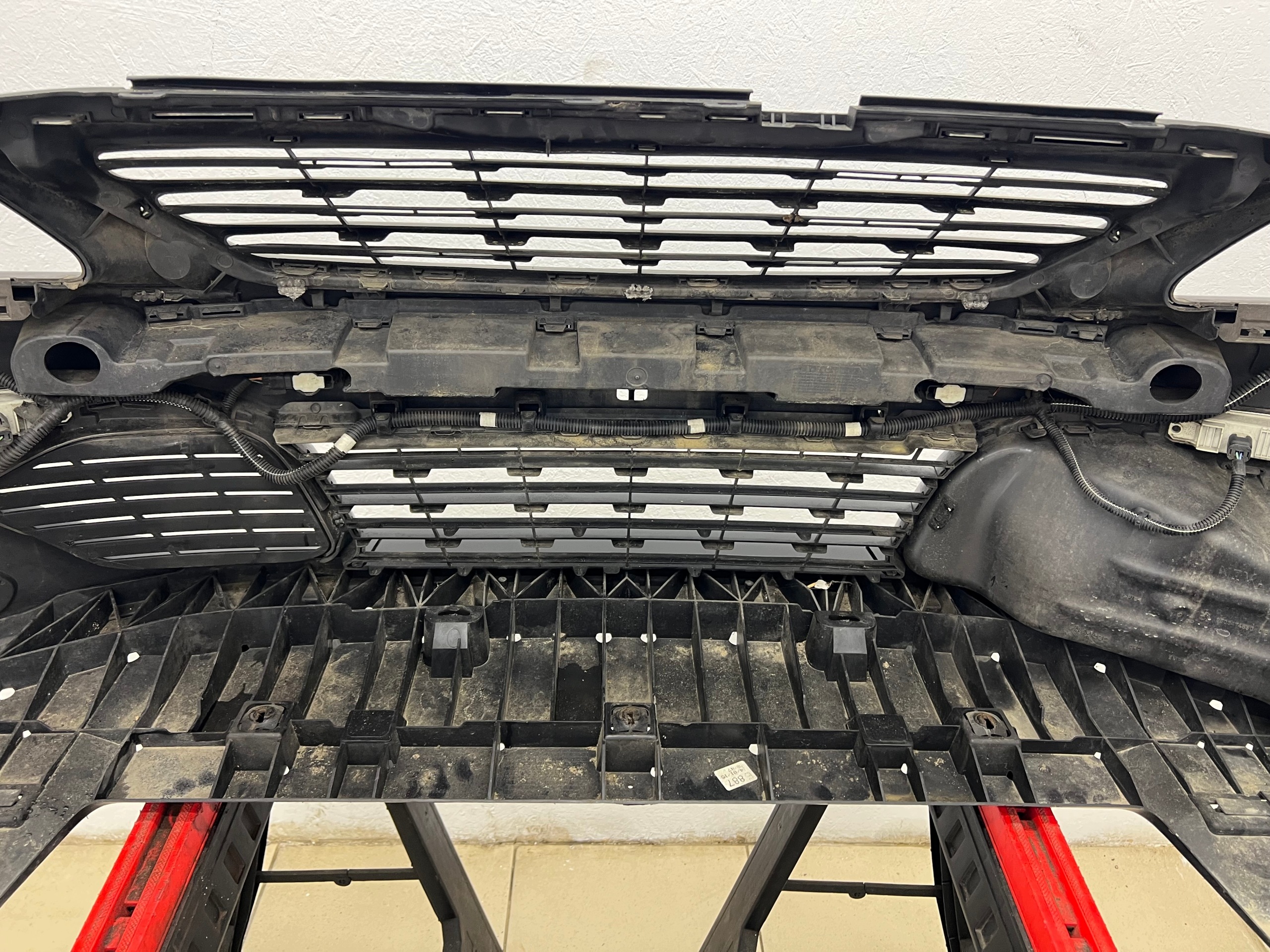 PEUGEOT 308 II T9 bumper front complete 4XPDC LED W colour KKSD