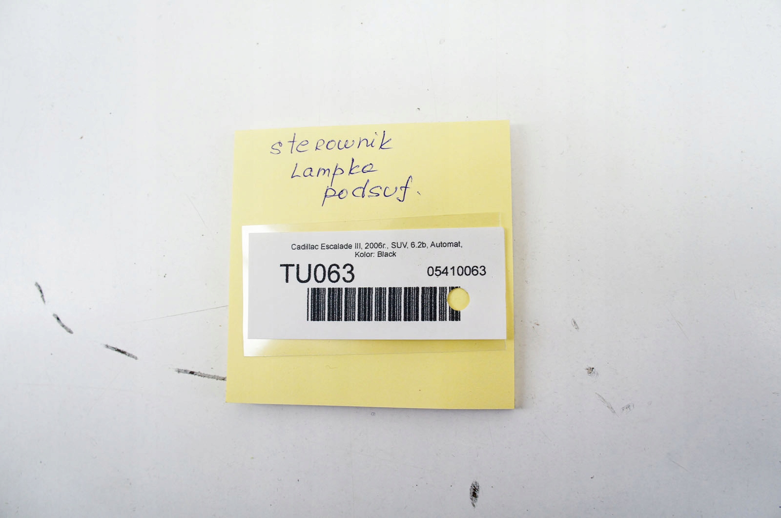 TU063 Cadillac ESCALADE III лампочка Обшивка потолка 15912213