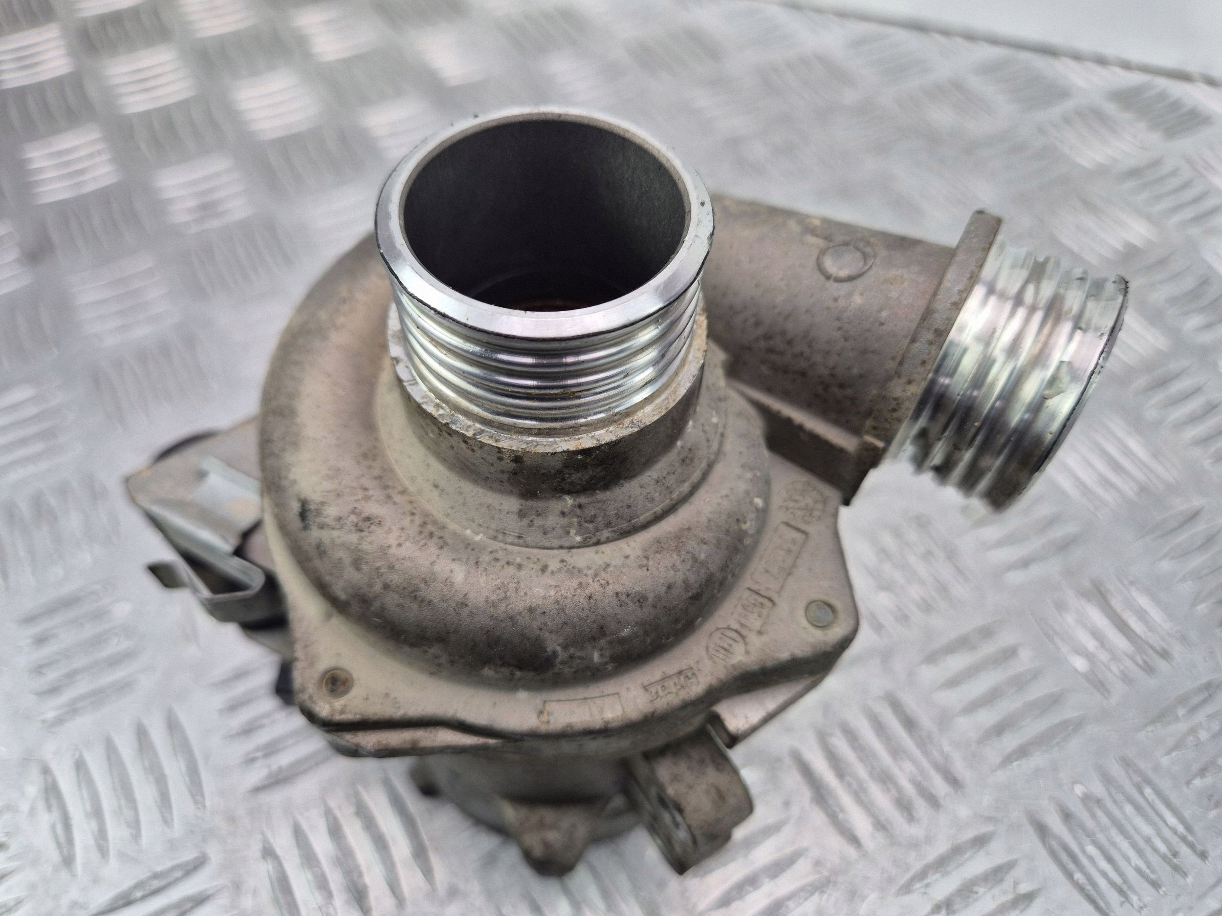 BMW X3 E83 25i water pump 7545201 N52B25AF
