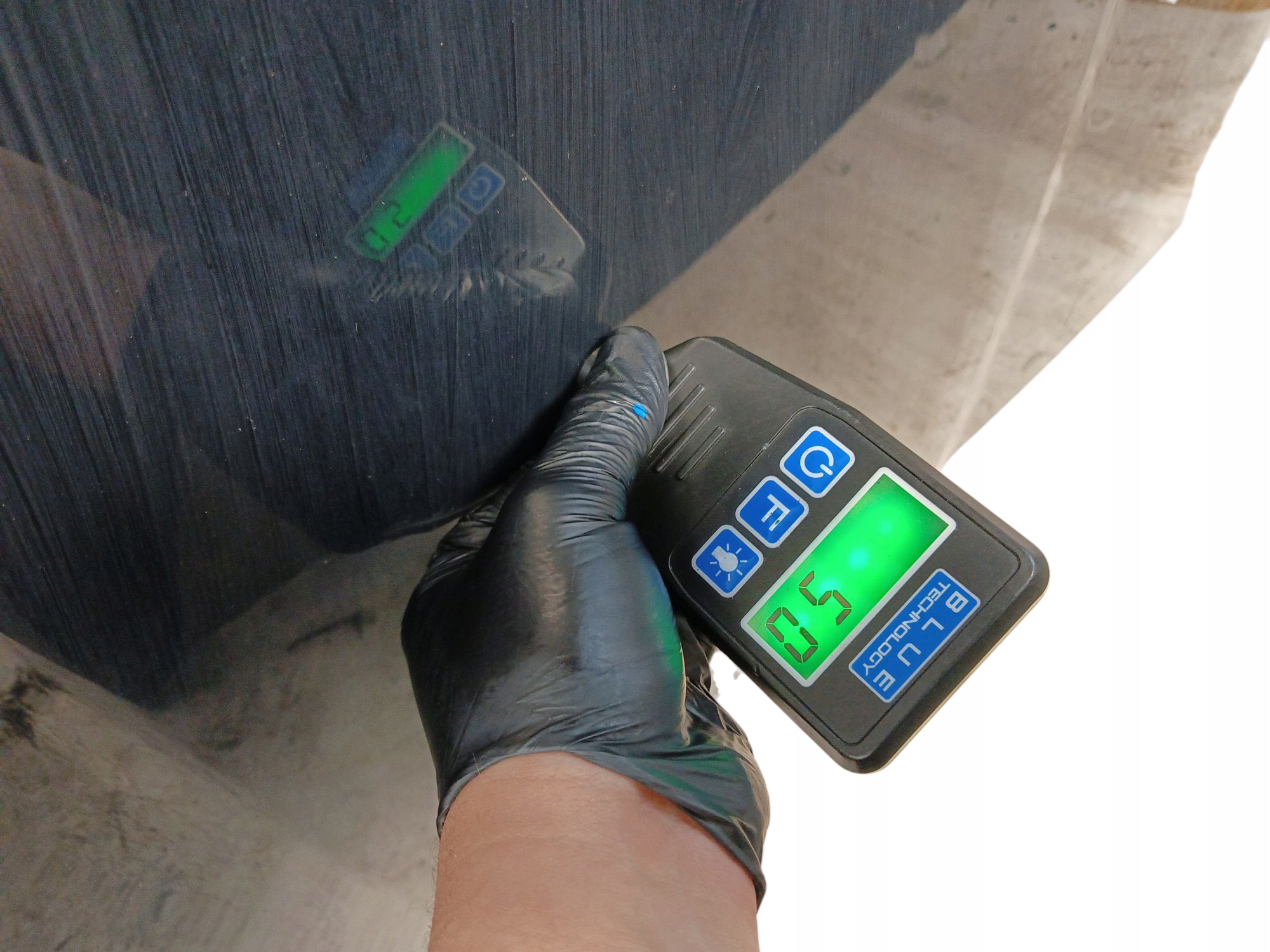 MASKA POKRYWA SILNIKA JAGUAR XE X760 LAK: PEC EBONY BLACK (15-19) Stan opakowania zastępcze