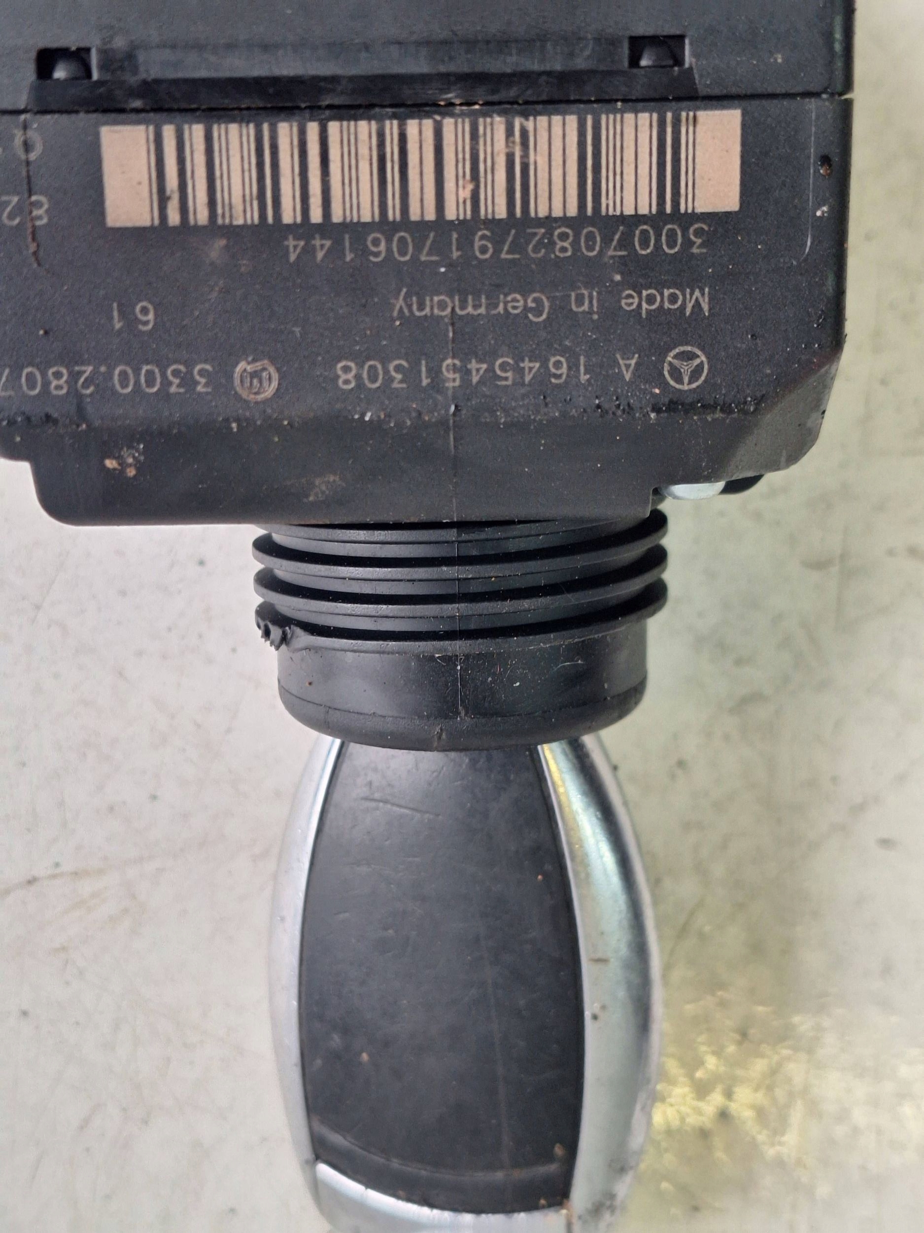 Mercedes-Benz ML W164 05-08 ignition + key A1645451308