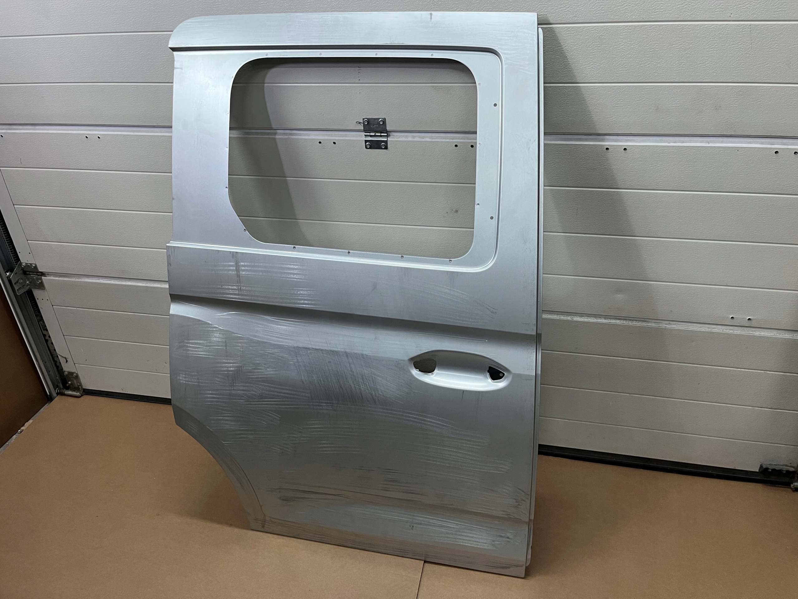 DRZWI BOCZNE VW CADDY 2K7 PRZESUWNE DRZWI Ford Transit Connect 2022-23r