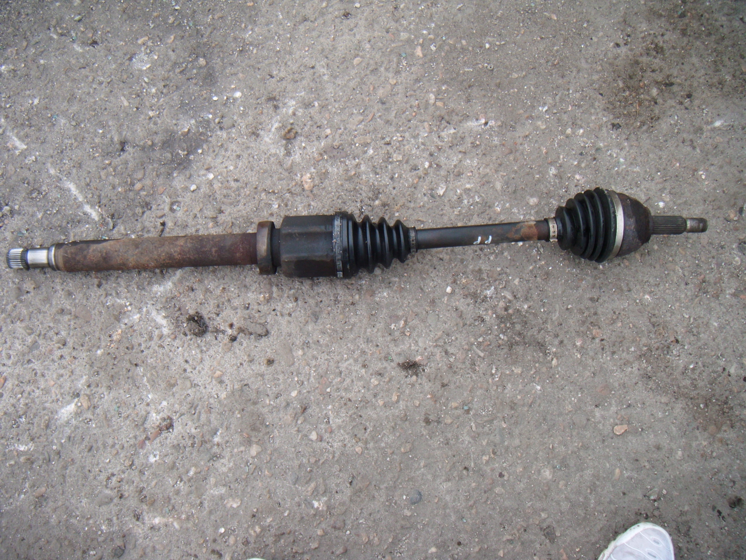 FORD TRANSIT CONNECT 02-13 1.8 TDCI PÓŁOŚ PRAWY PRZÓD