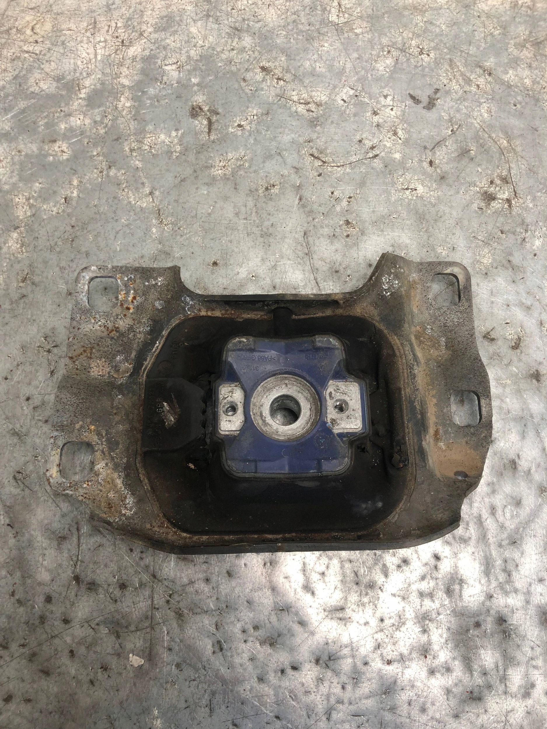 holder engine mount FORD FOCUS MK3 V61-7M121