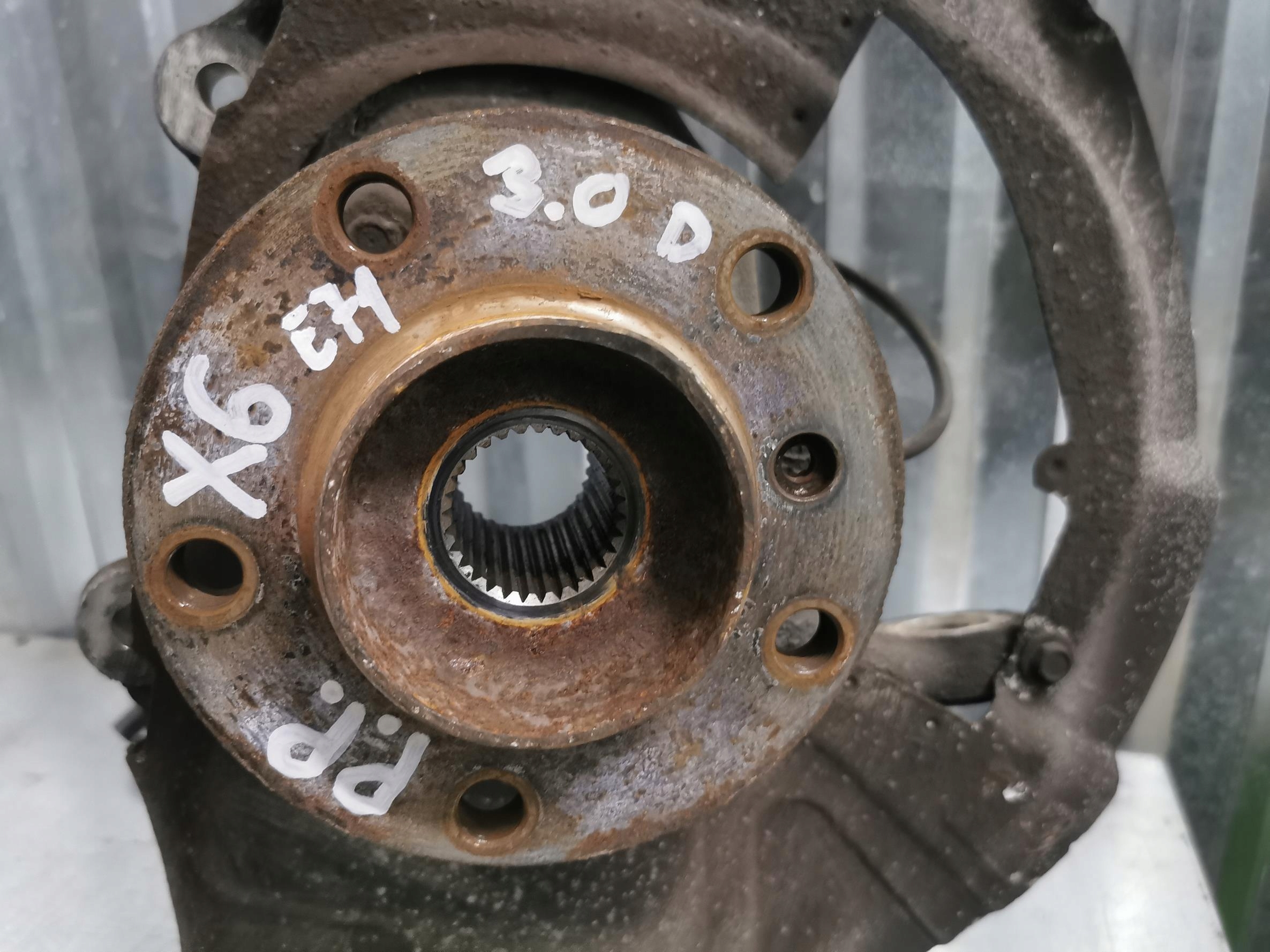otoč čepu pravý předek XDRIVE BMW X6 E71 3.0D 306KM 6773784