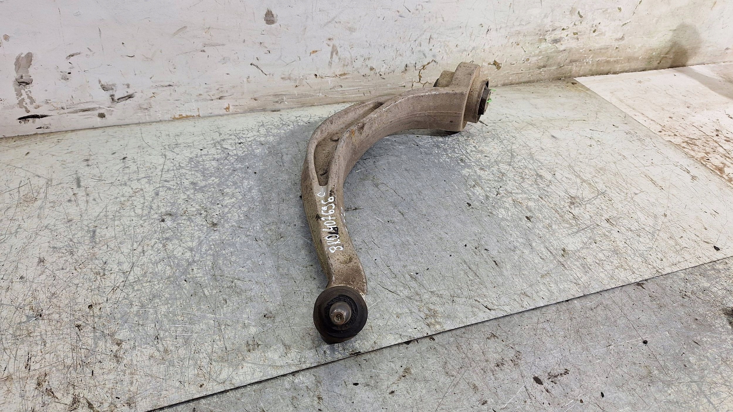 arm right front 8K0407696C AUDI A4 B8 A5 8T
