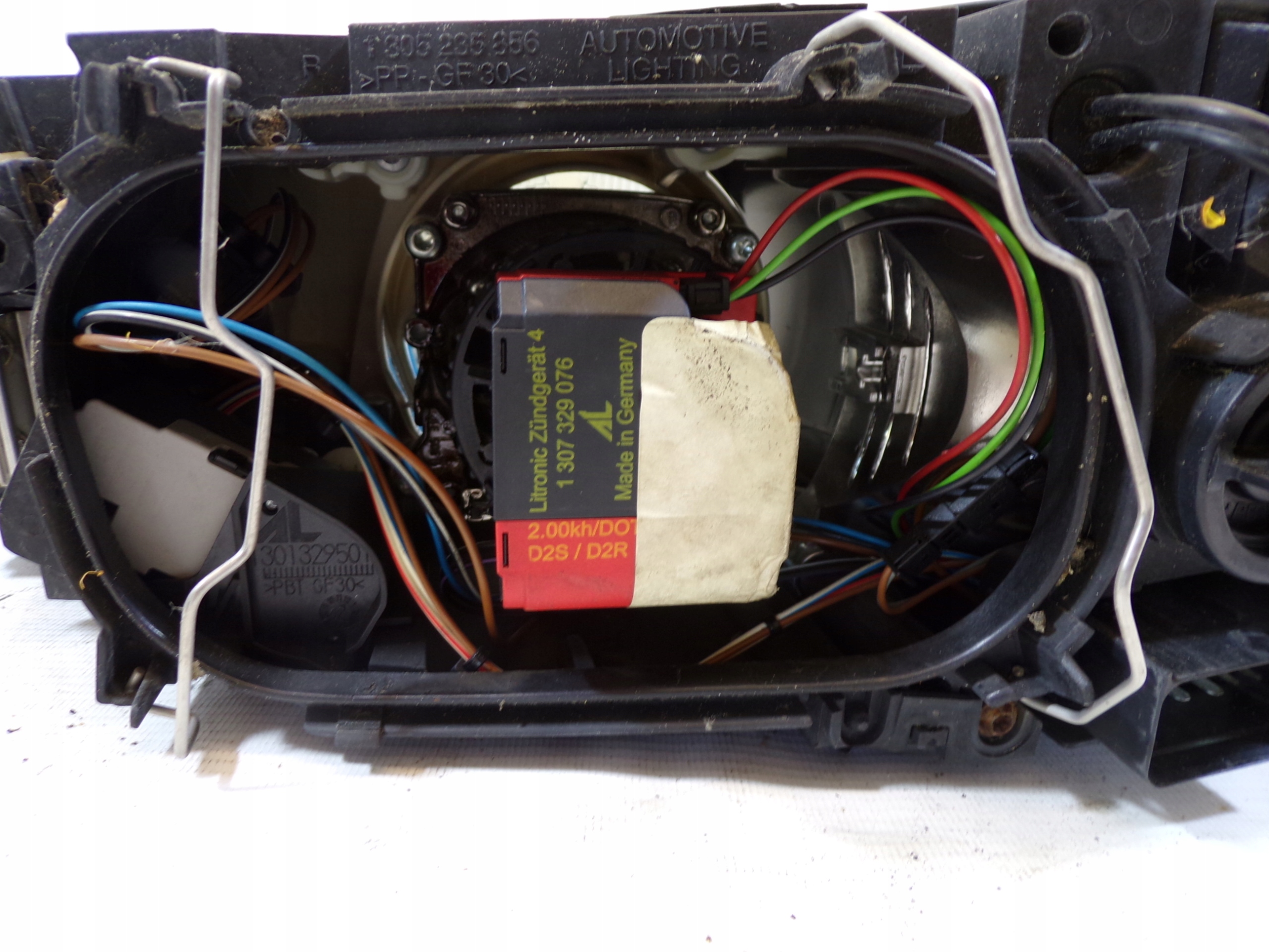 light front front right VOLVO V50 XENON