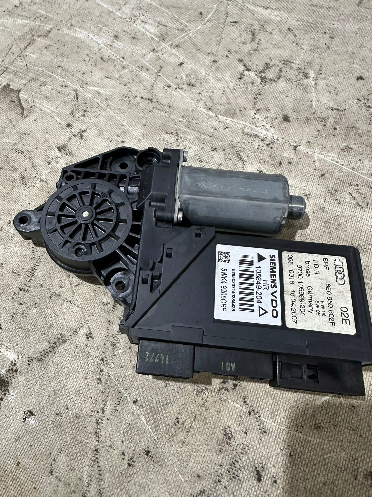 mini motor windows right rear part AUDI A4 B7 0130821766