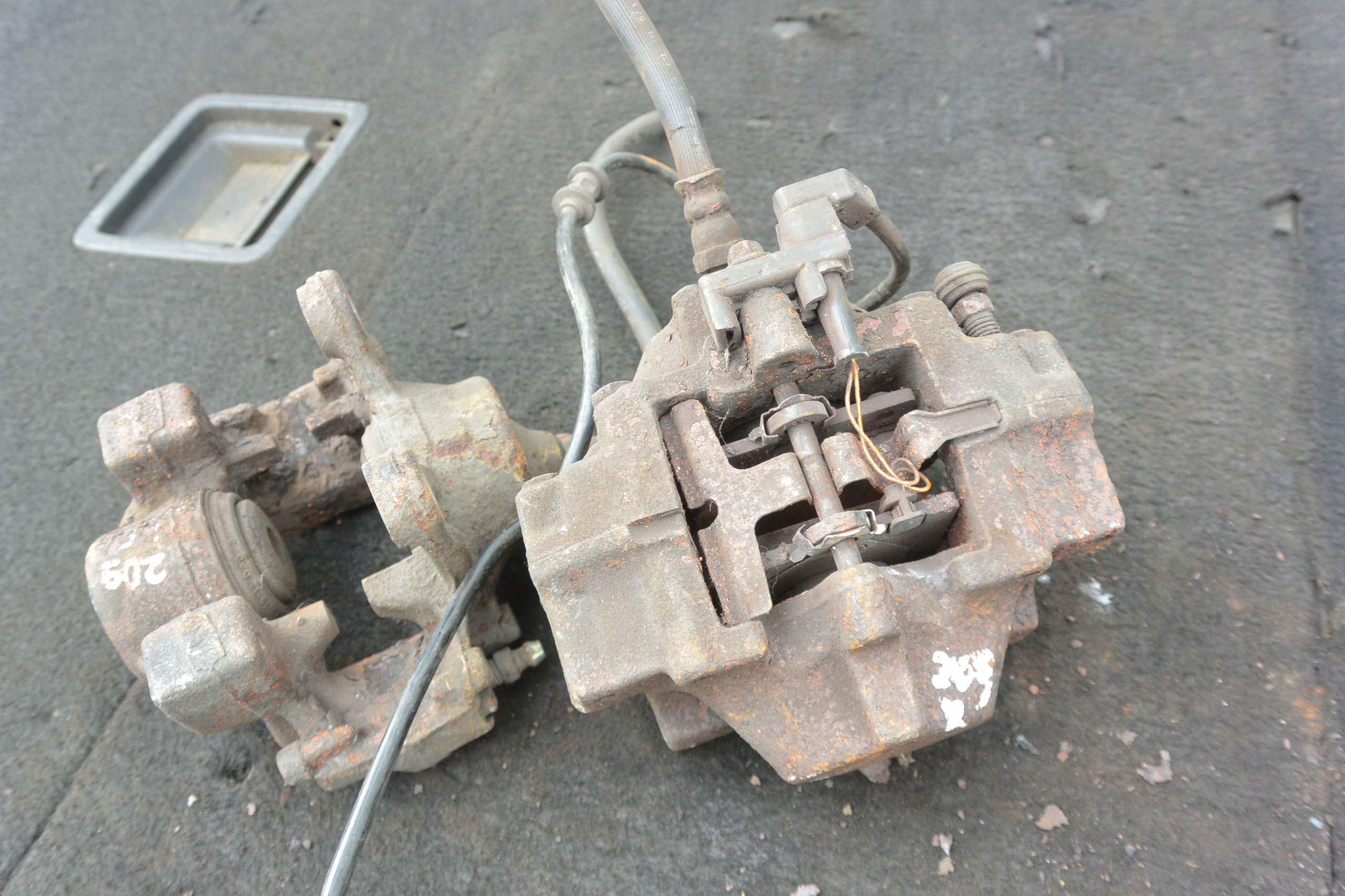 caliper brake right left front KPL MERCEDES W203 W209