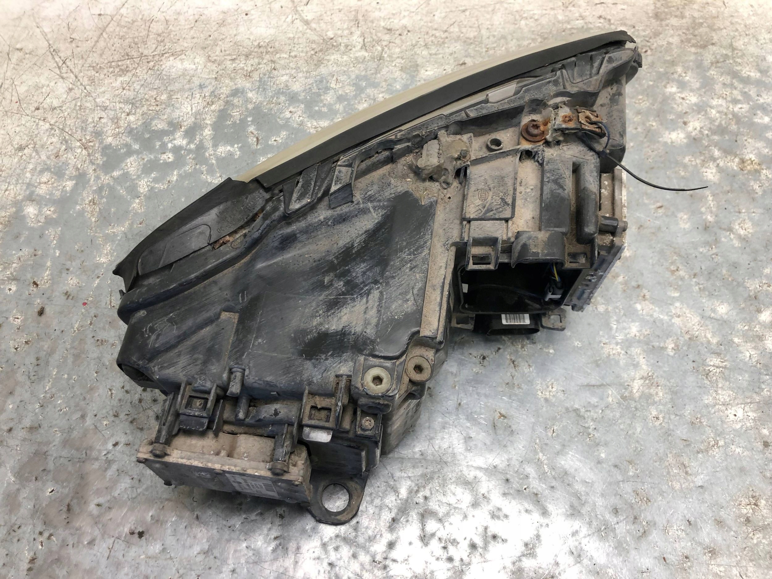 light left front BIXENON AUDI A8 D3 4E0907813 EUROPA