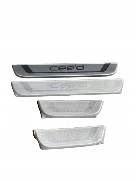 KIA CEED SPORT WAGON LISTWY OZDOBNE PROGÓW