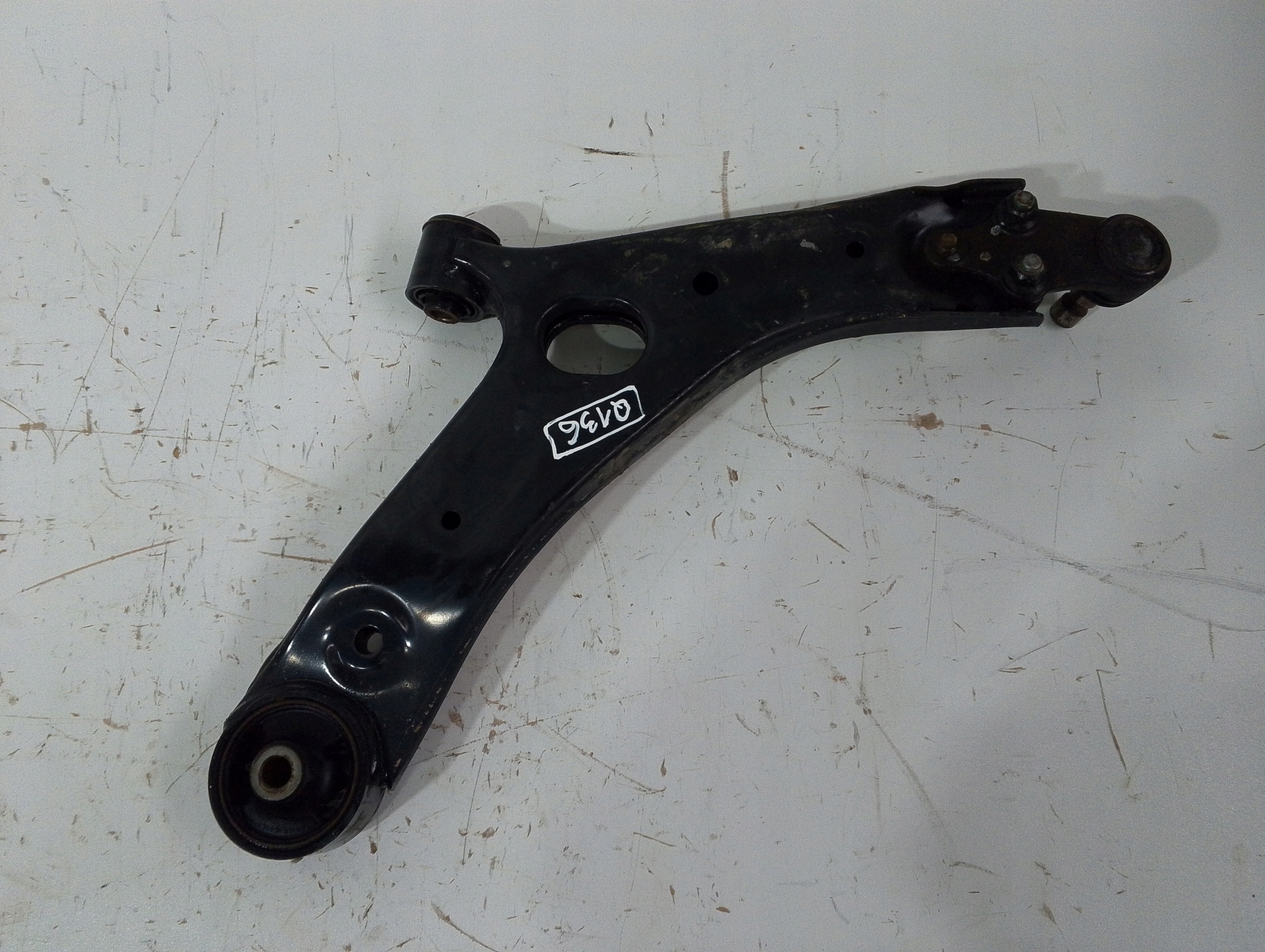 KIA SPORTAGE III HYUNDAI IX35 arm front left (Q136)