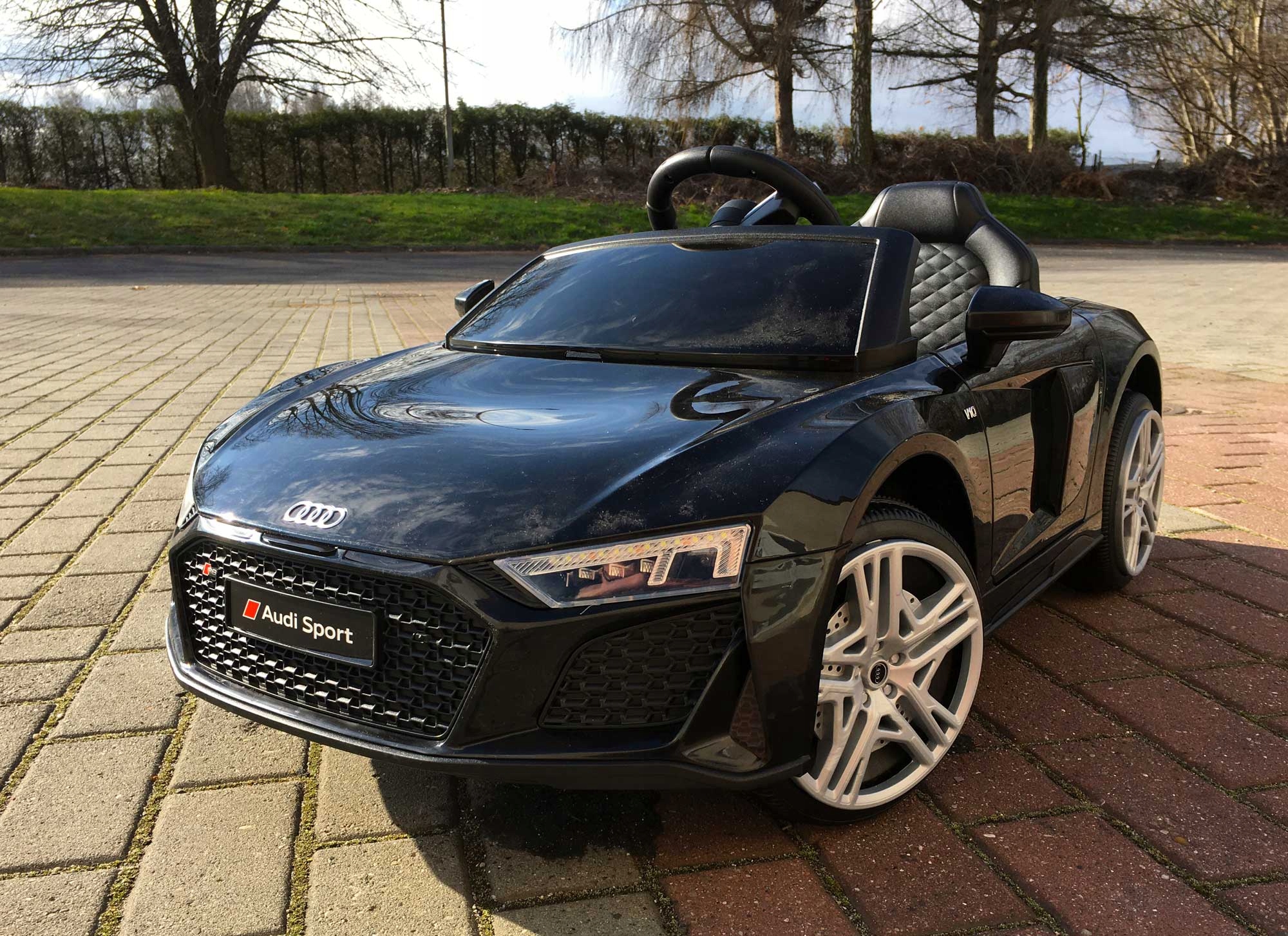 Auto Na Akumulator Audi R8 Spyder LEDy USB PILOT Stan opakowania oryginalne