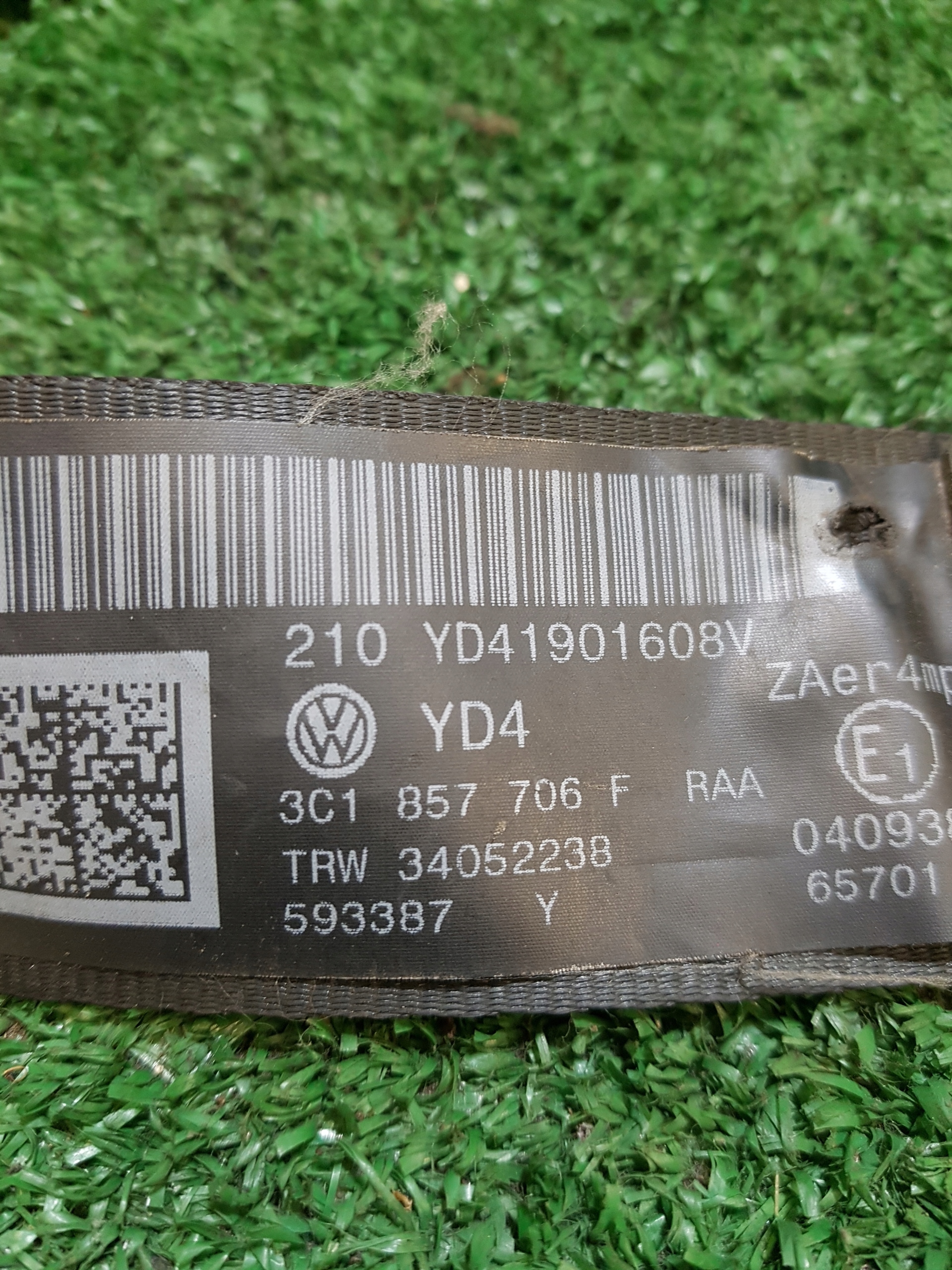 tension belt safety right front PASSAT B6 34032207A 3C1857706F