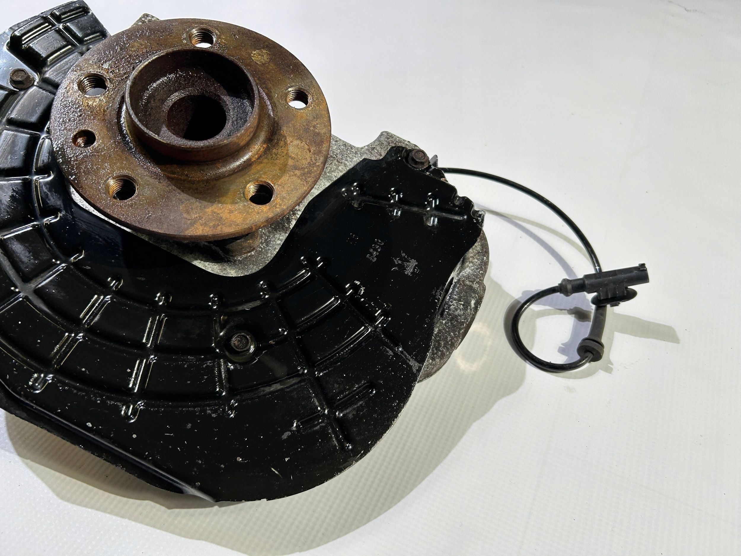 swing of the pivot wheels front front right Maserati Ghibli M157 2013