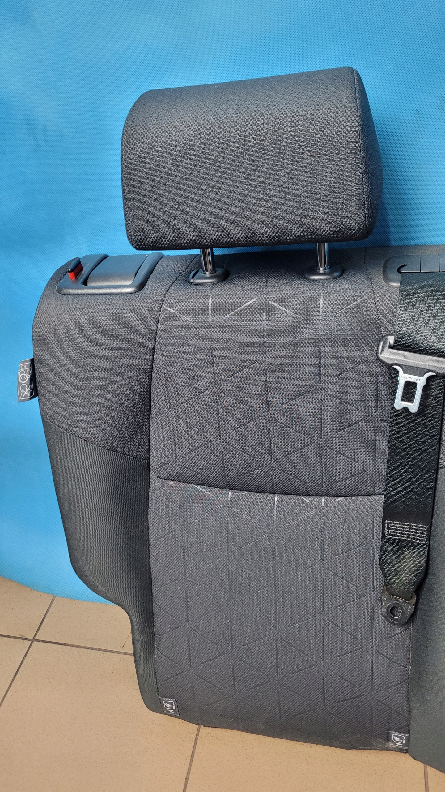 TOYOTA RAV4 V 19r диван зад