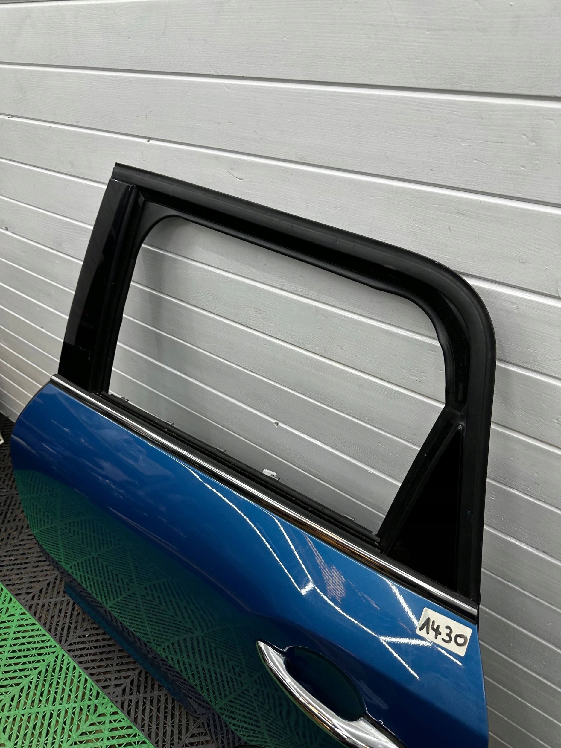 door rear. rear part side left Mini Cooper Countryman R60