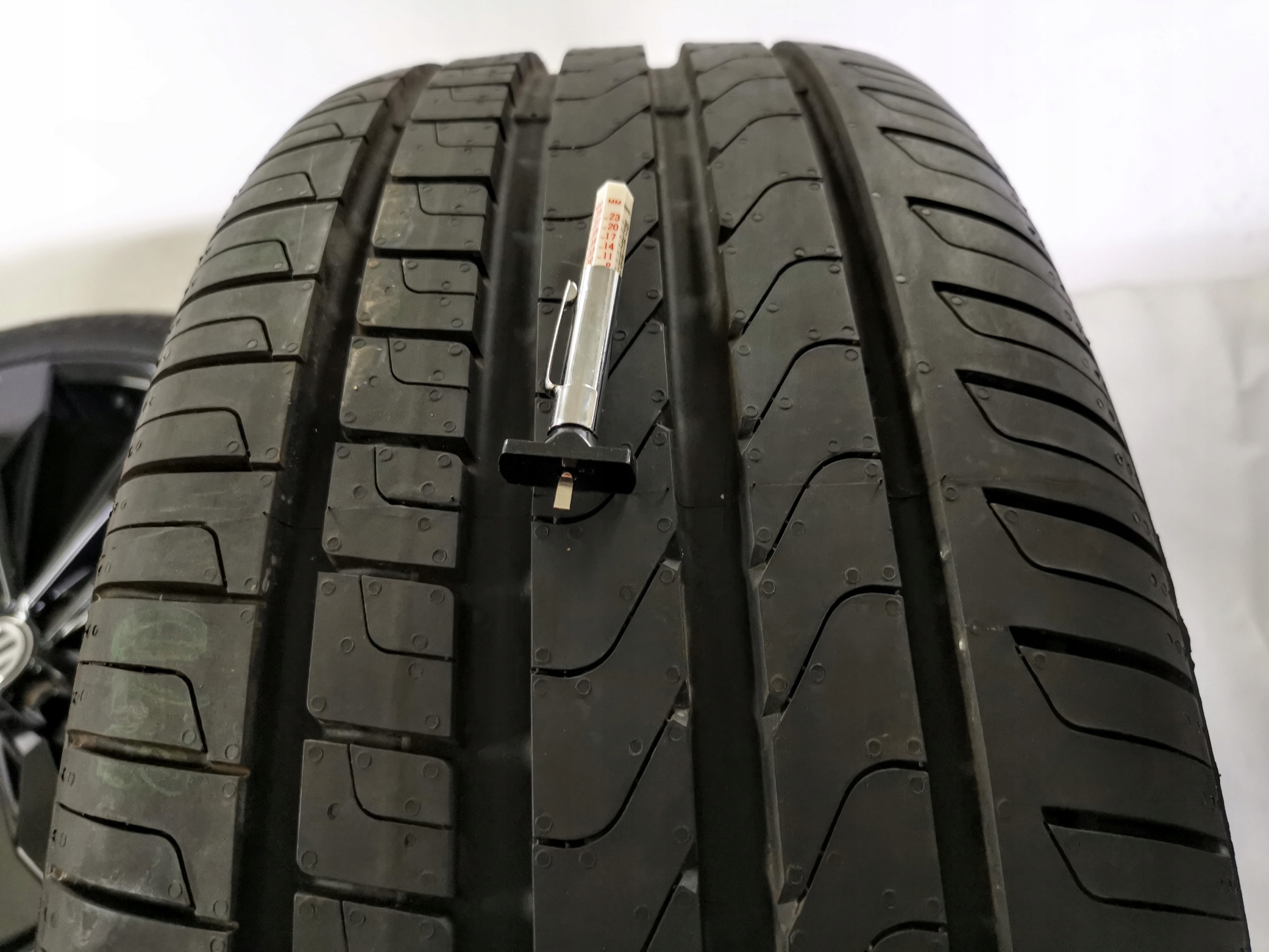 KOŁA FELGI 20' OPONY 255/40 VW TIGUAN 5NA601025G Marka opon Pirelli