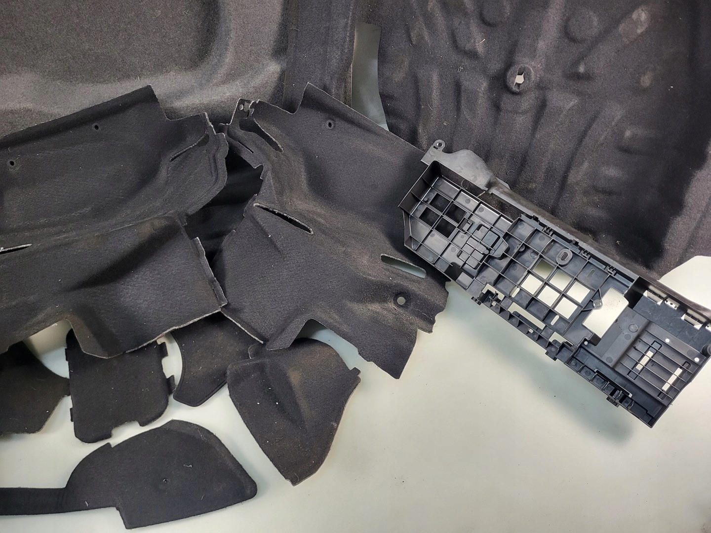 MERCEDES CLK A209 CABRIO floor carpet side upholstery sump boot