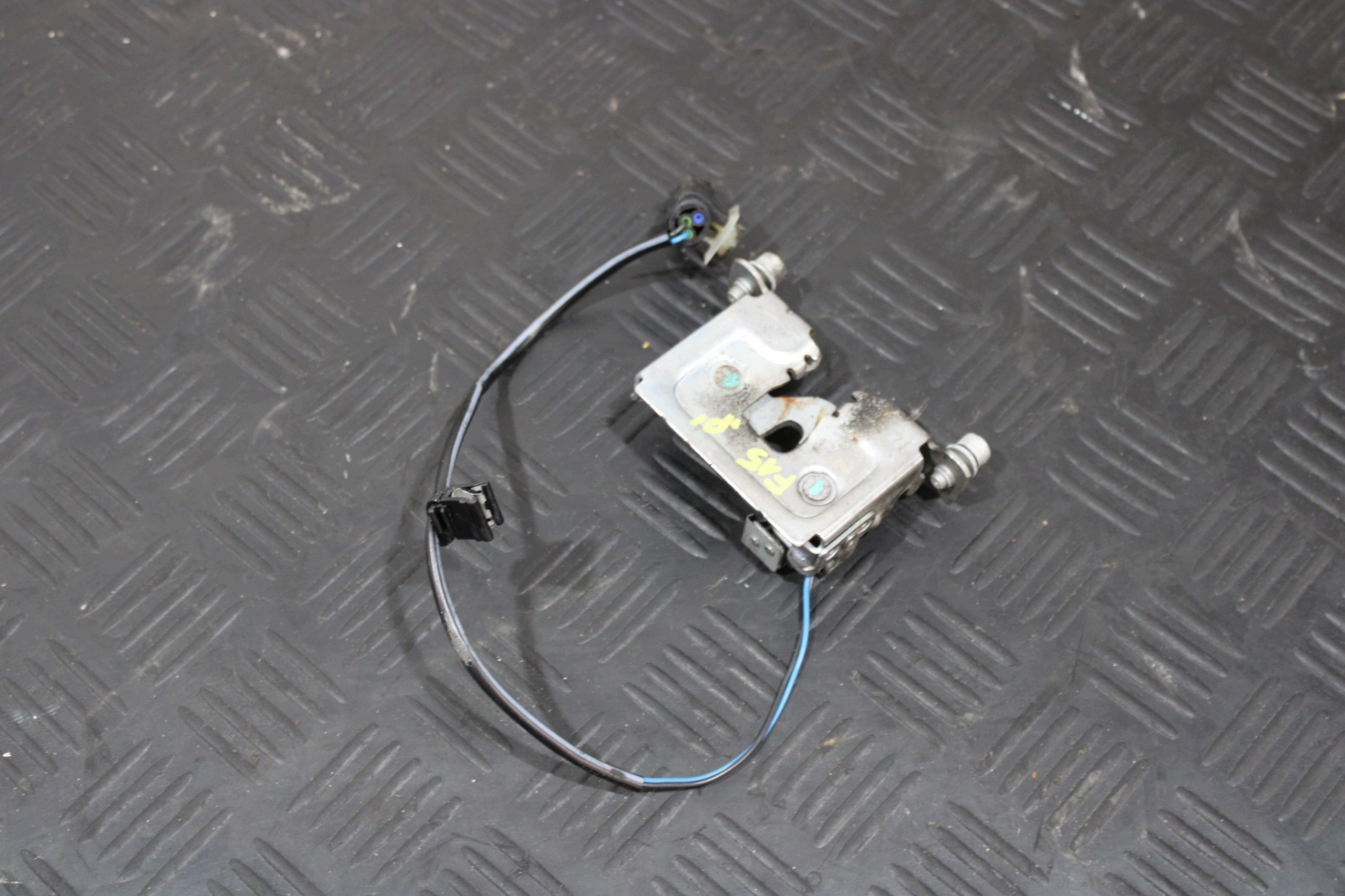 bonnet latch lock right BMW X5 F15