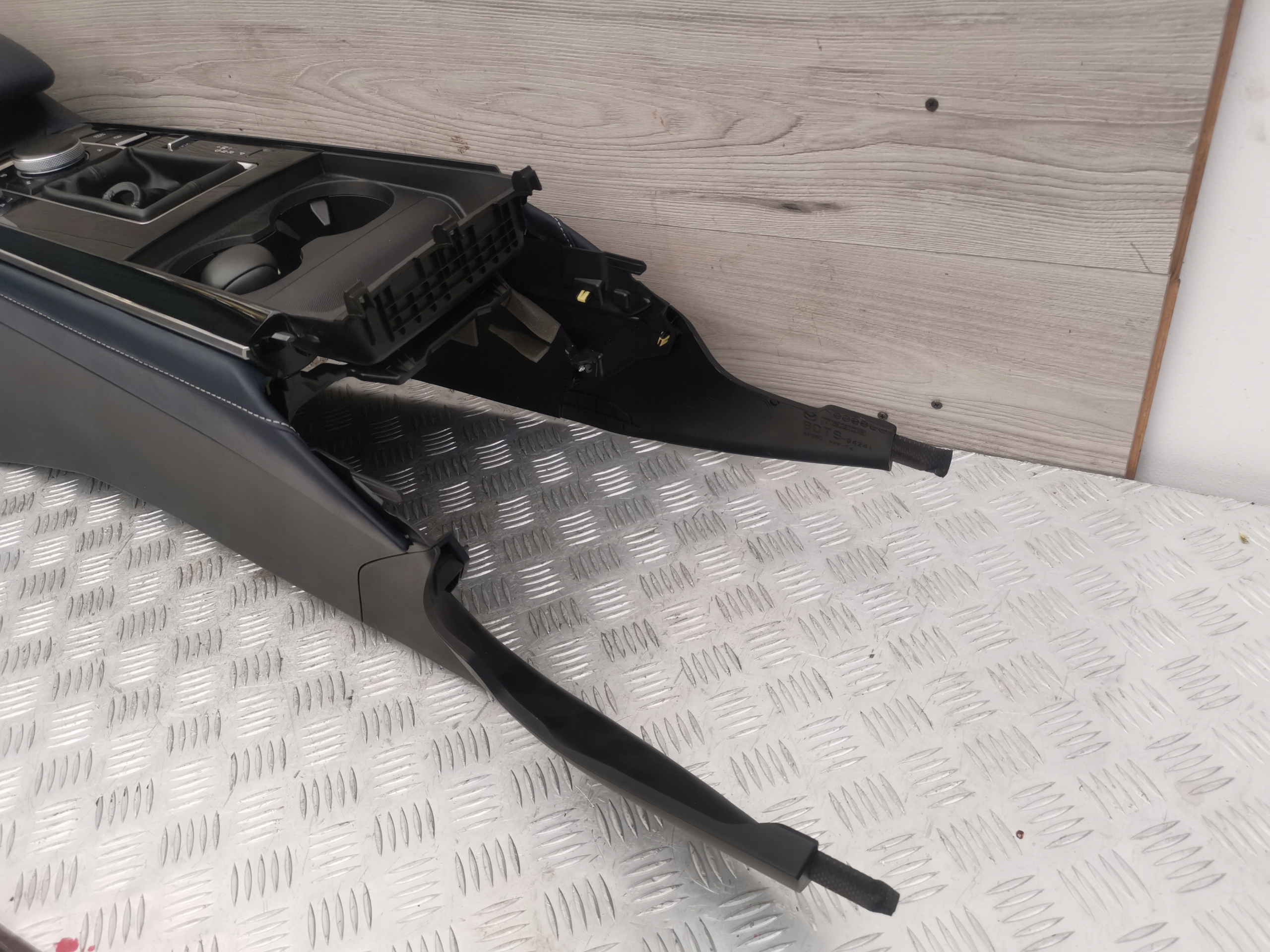 mazda CX30 америка 21- тунель средний контр