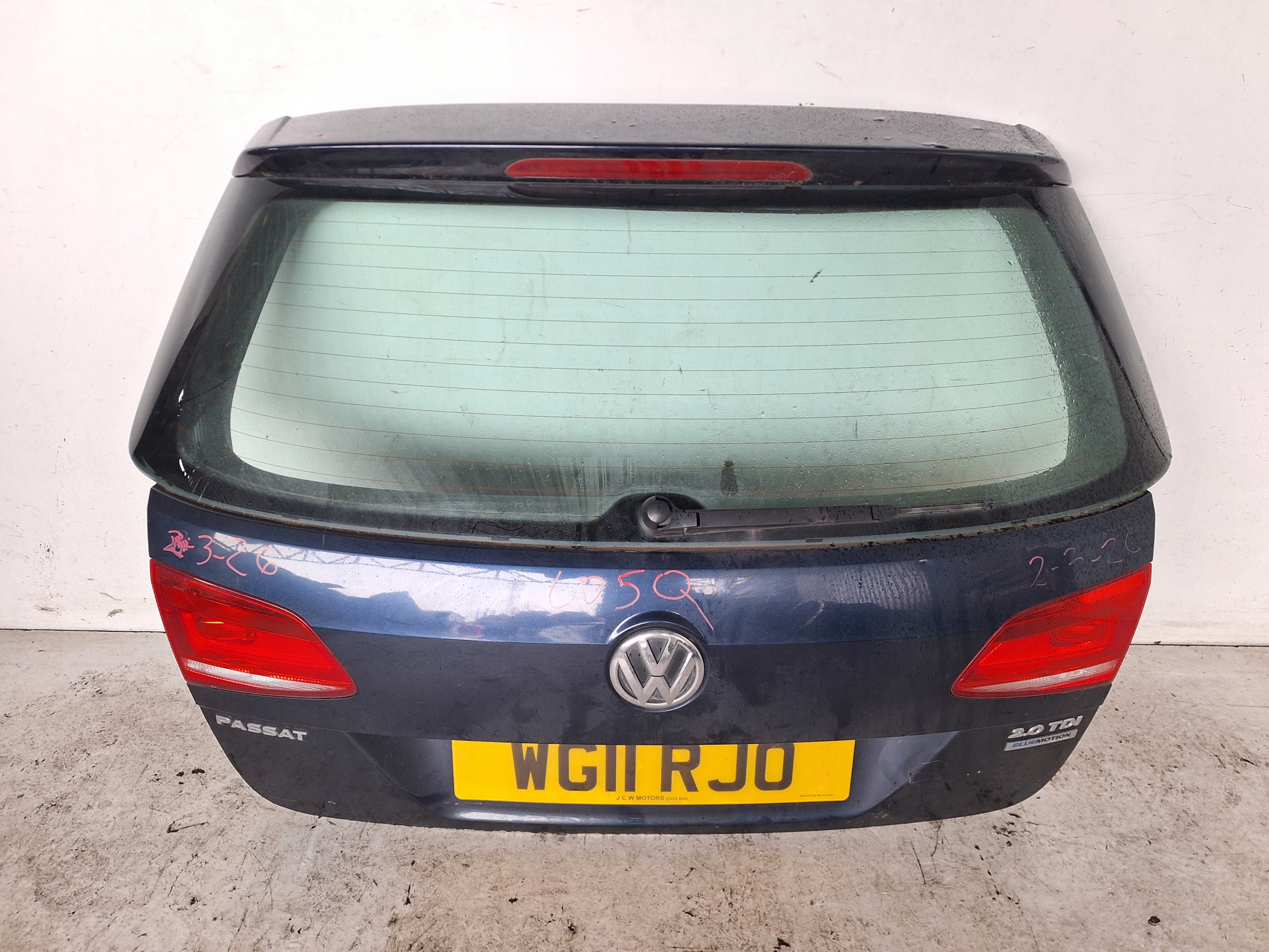 VOLKSWAGWNPASSAT B7 KOMBI 10-14 boot door LD5Q