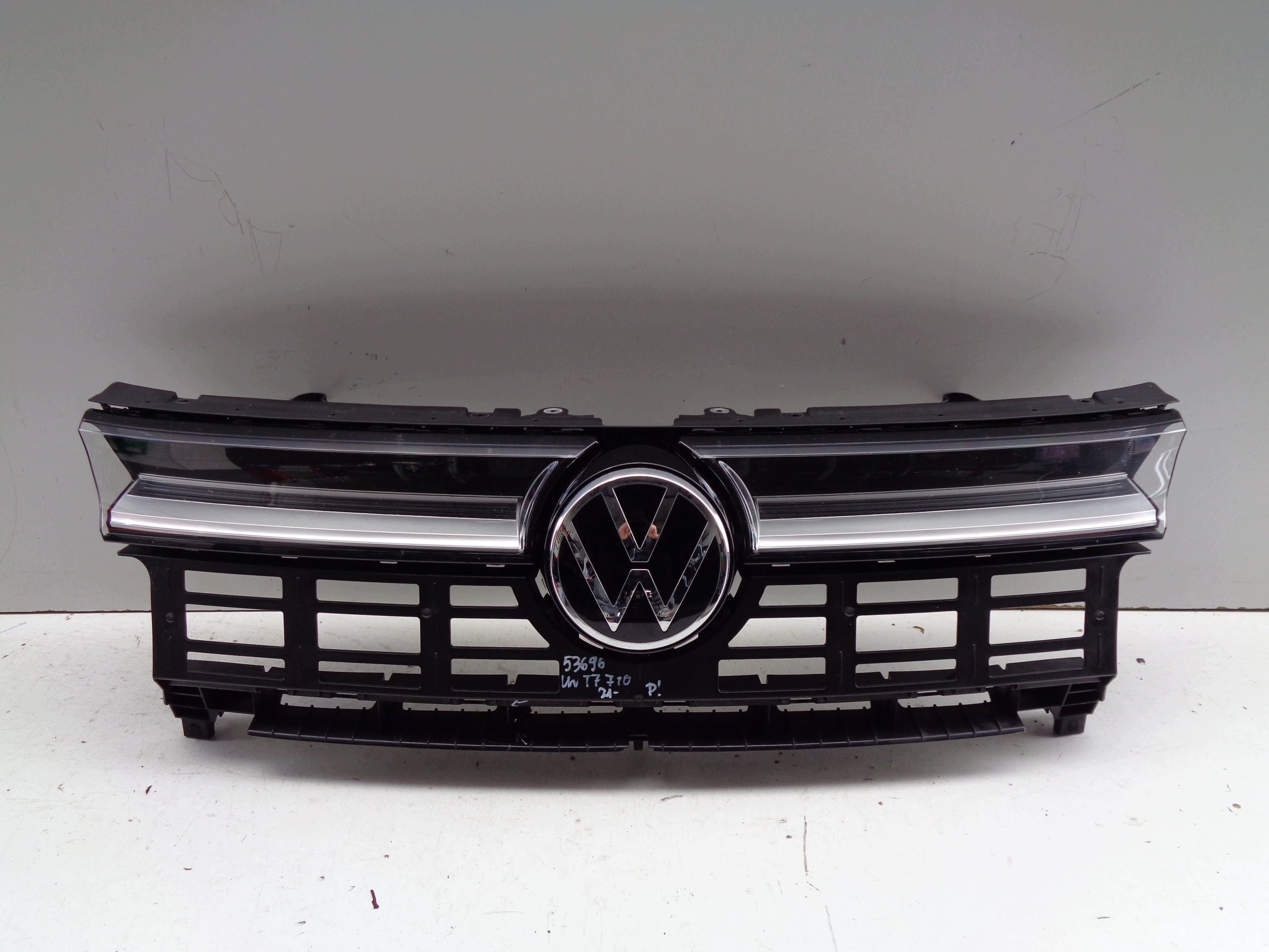 grille VW T7 7T 7T0 21- NR 53696