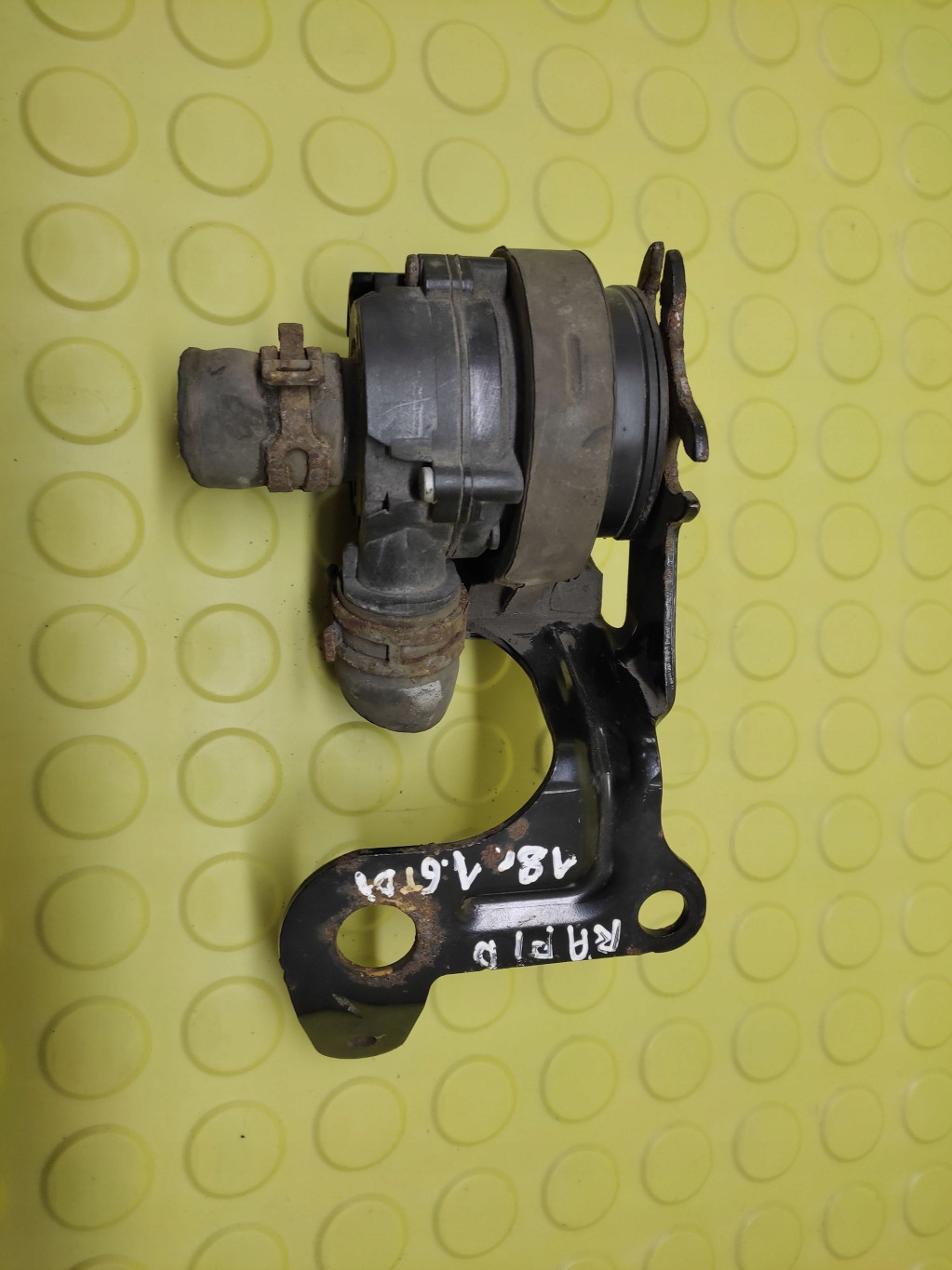 SKODA RAPID 1.6 TDI water pump 6C0121093