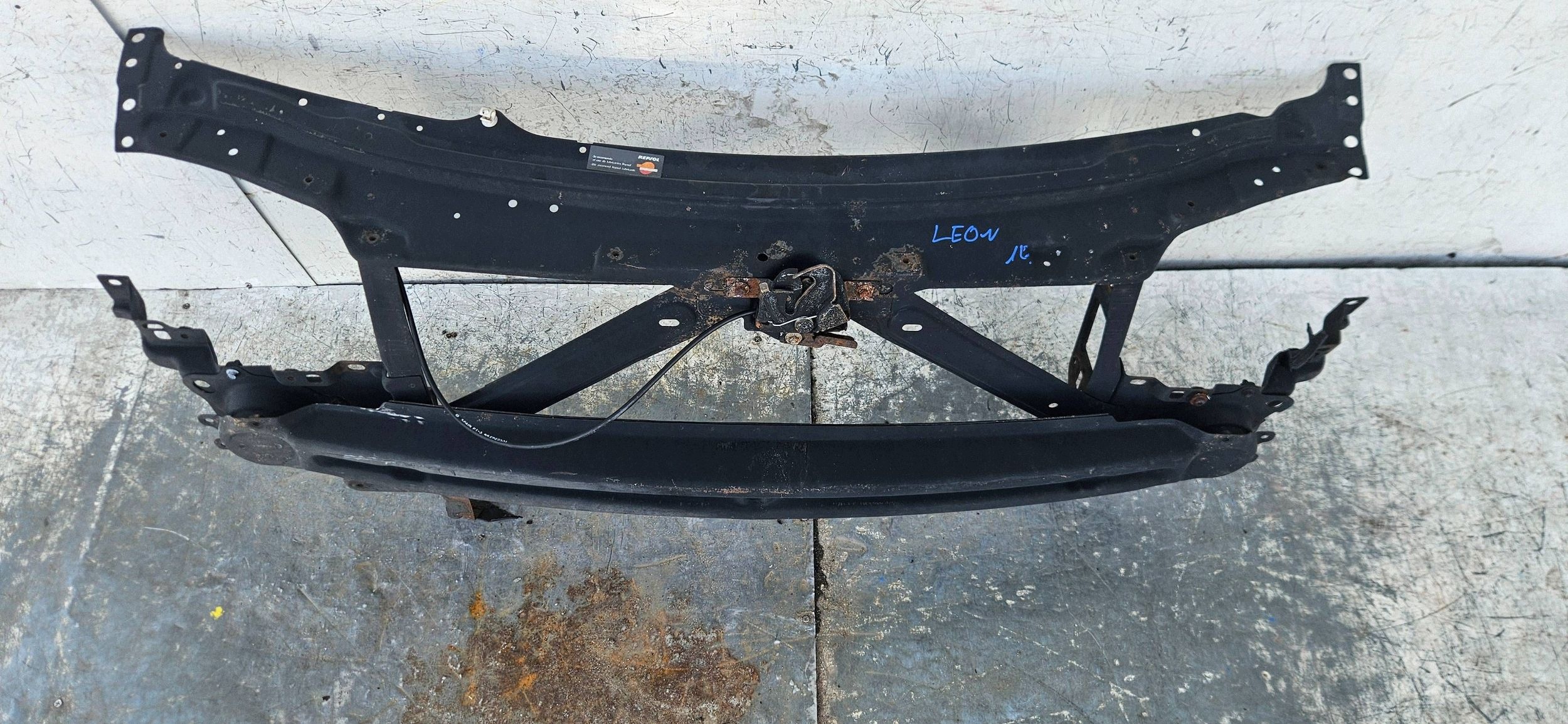 Seat Ibiza II 2 6k -02 bar, wall front
