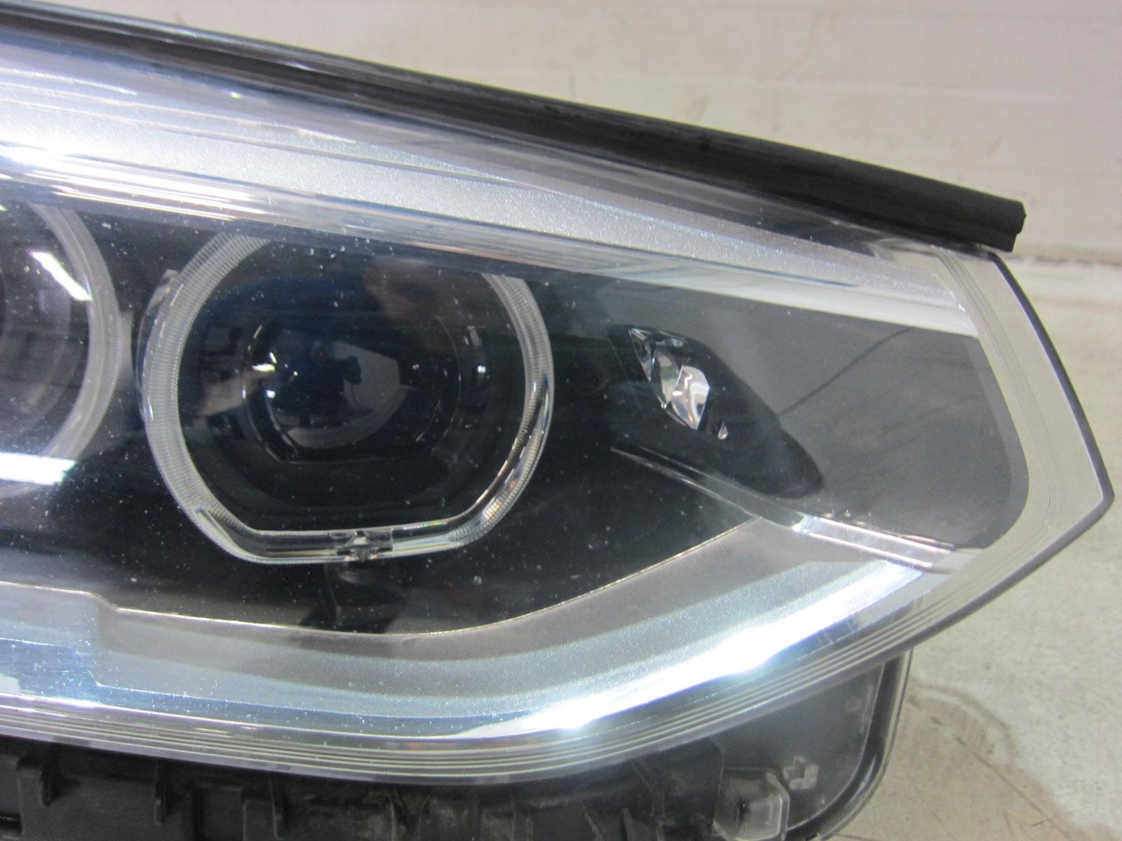 BMW X3 G01 USA LAMPA LEWA PRZEDNIA PRZÓD PRAWA 8496822 7466122 63117466122 Typ samochodu Samochody osobowe
