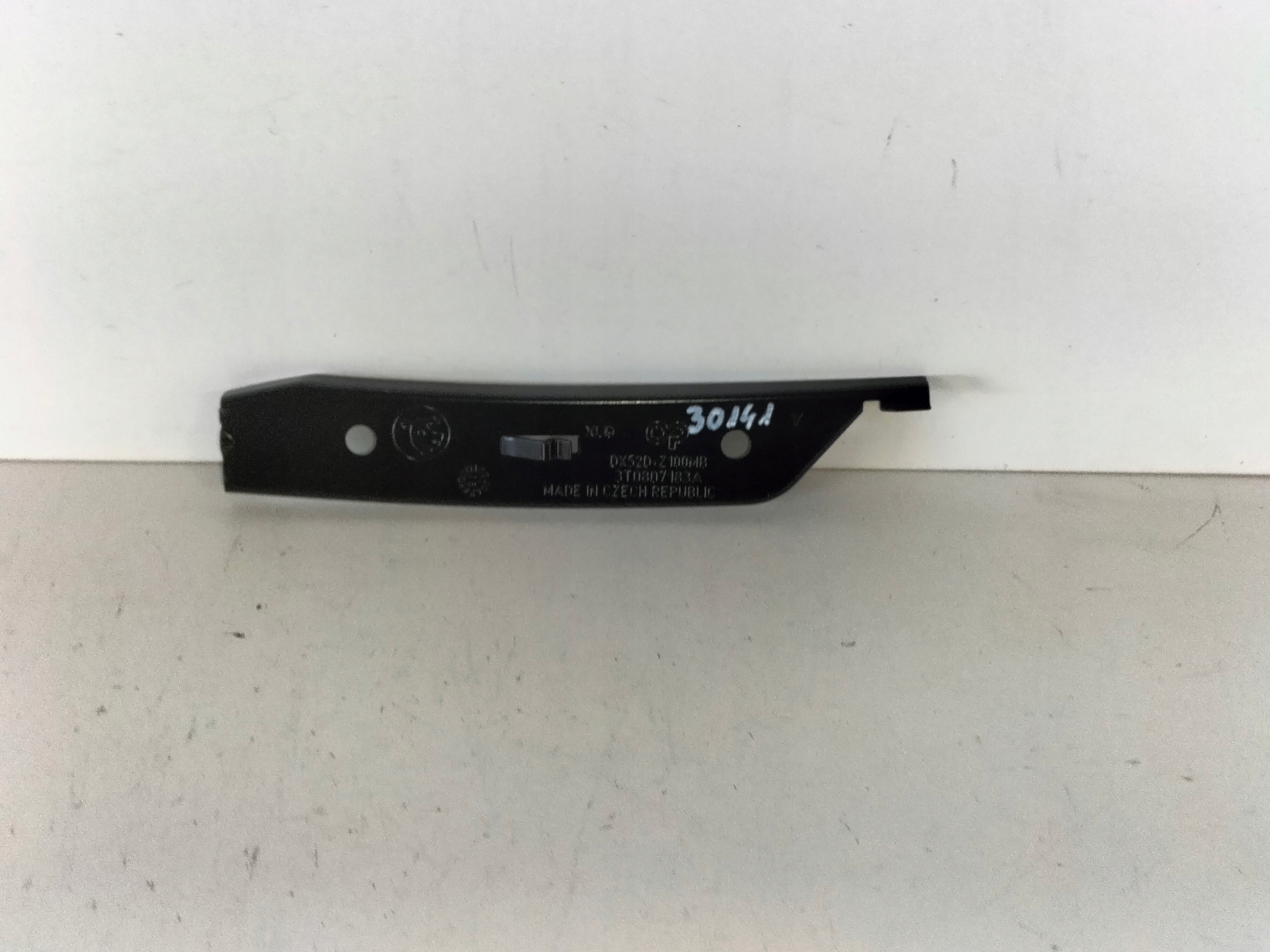 bumper bracket front left SKODA SUPERB II LIFT 13