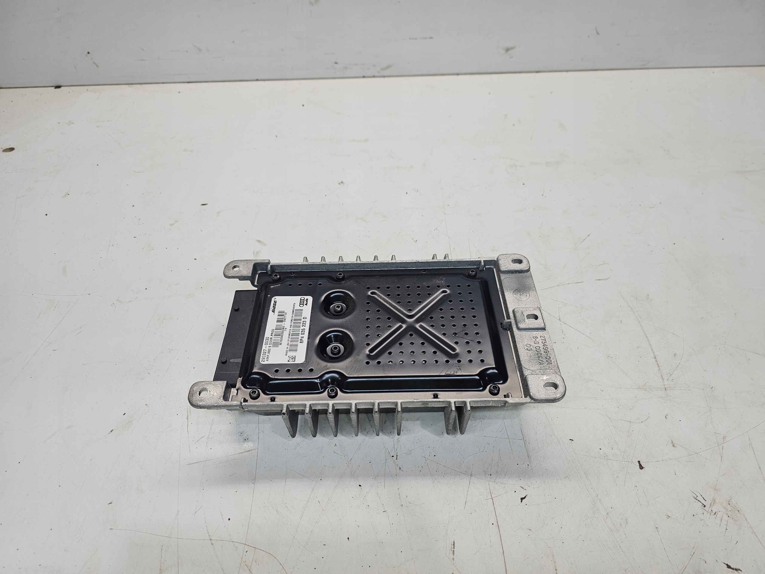 amplifier BOSE AUDI A3 8P LIFT 8P4035223D