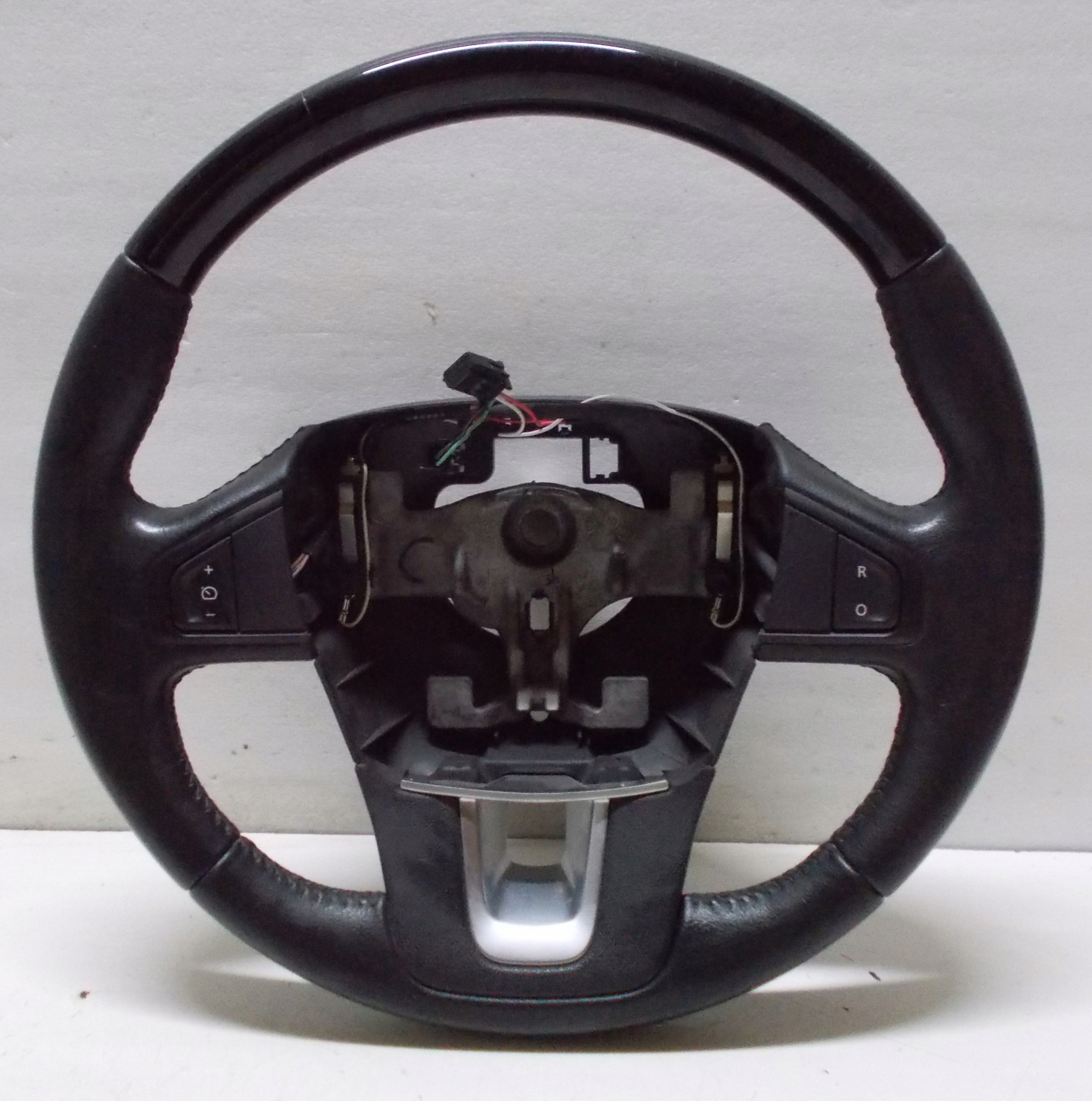 RENAULT LATITUDE 3.0 DCI 12R steering wheel, leather