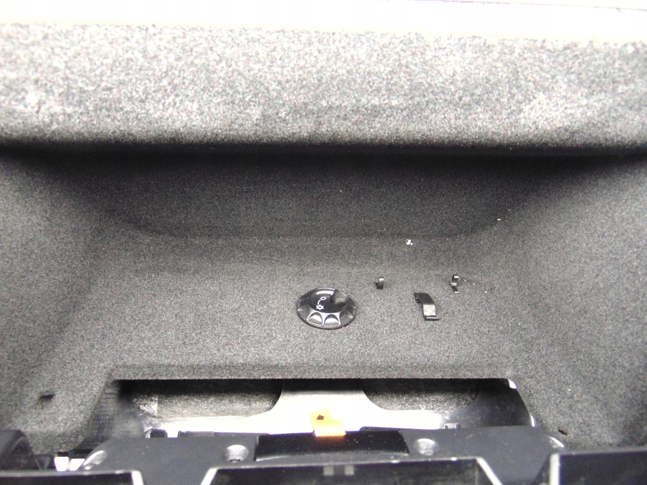 бардачок консоли пассажира vw PASSAT B7 европа