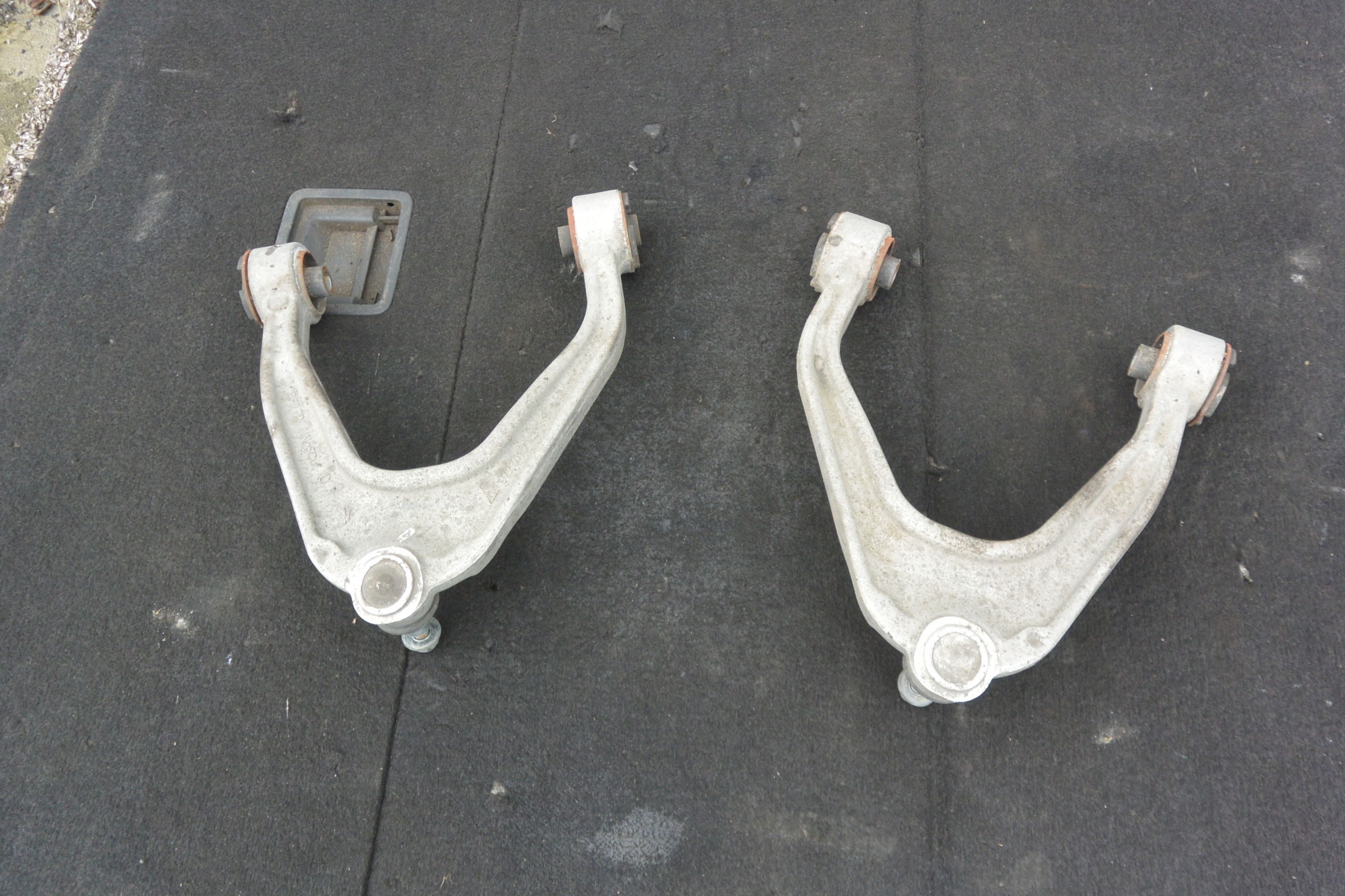 MASERATI QUATTROPORTE VI GHIBLI III arm right left upper front